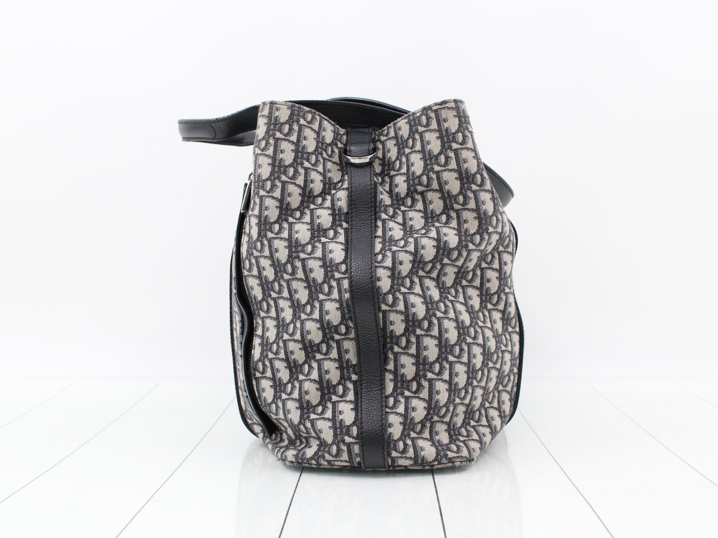Trotter/Oblique 2-Way Tote Bag, Navy — view 4