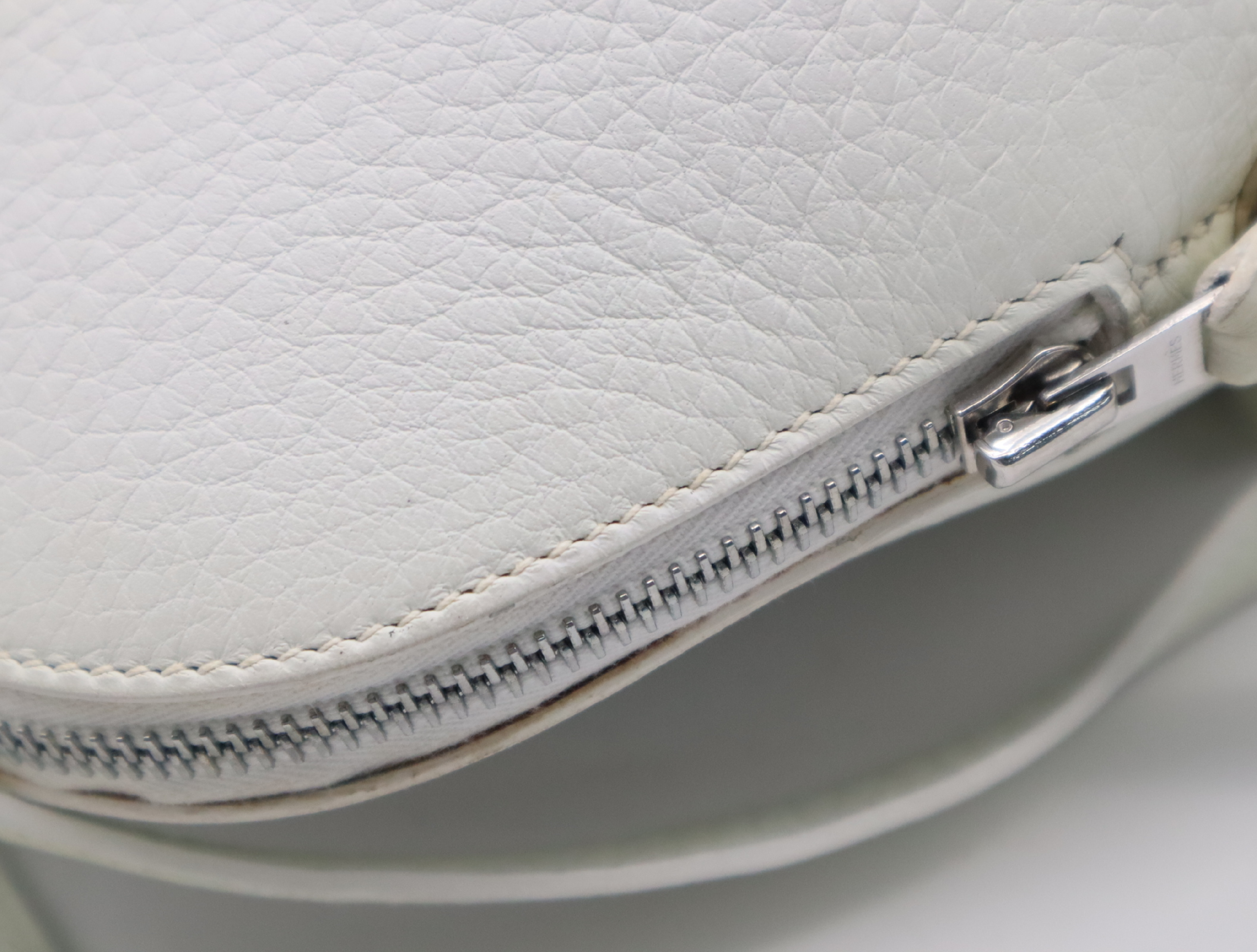 Leather Bolide 35 White Handbag with Shoulder Strap, Padlock, 2 Keys, Clochette, and Dust Bag — view 11
