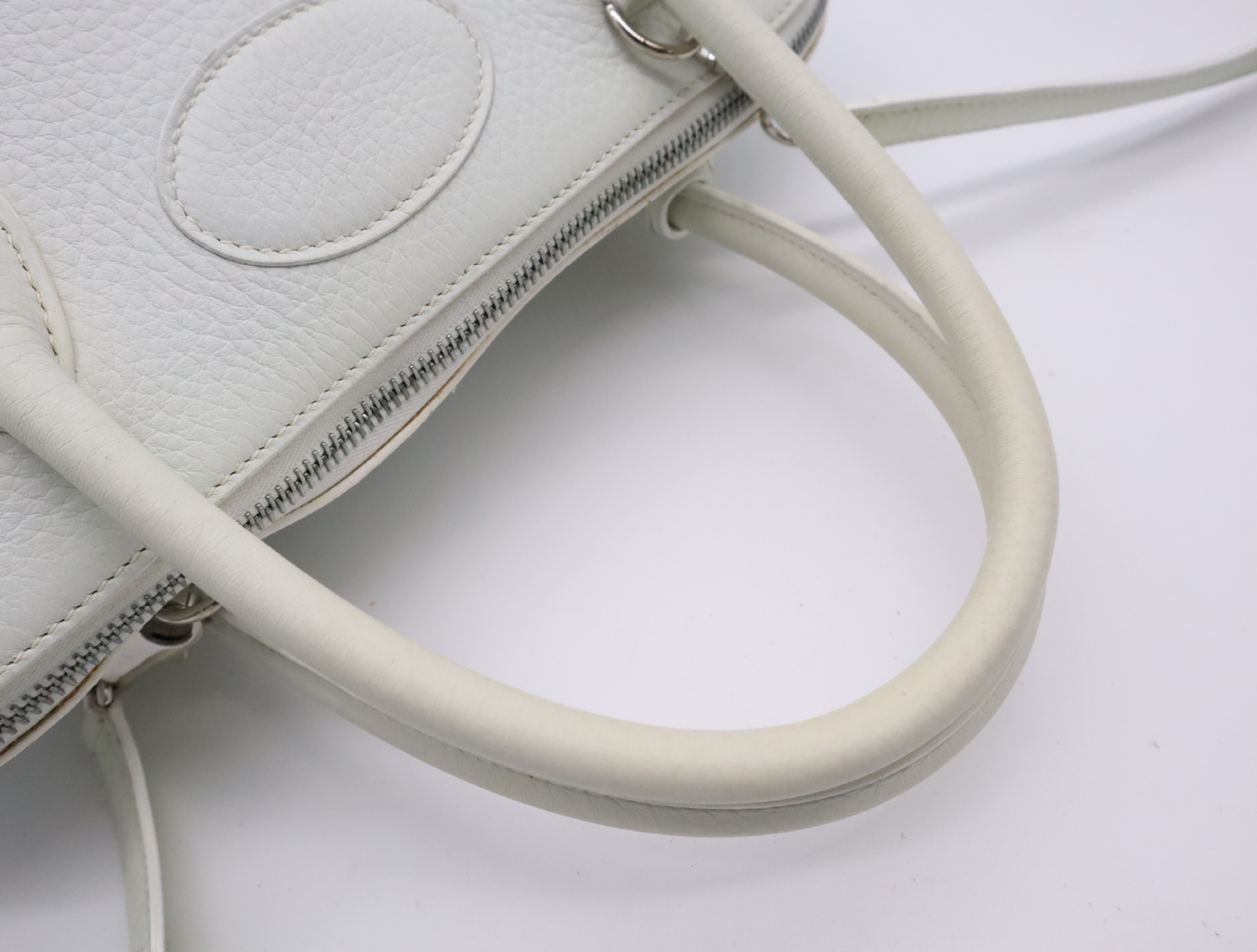 Leather Bolide 35 White Handbag with Shoulder Strap, Padlock, 2 Keys, Clochette, and Dust Bag — view 13