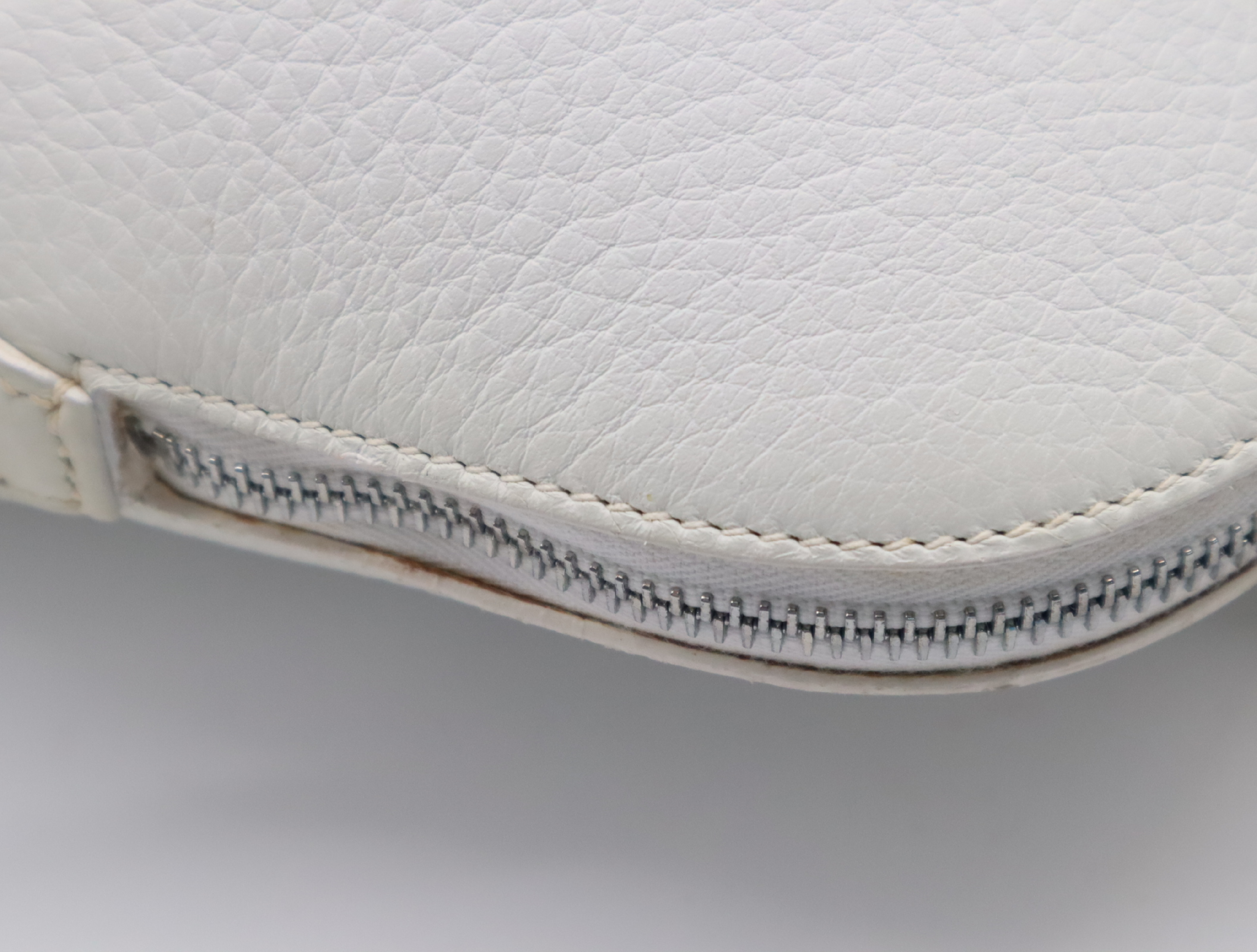 Leather Bolide 35 White Handbag with Shoulder Strap, Padlock, 2 Keys, Clochette, and Dust Bag — view 8