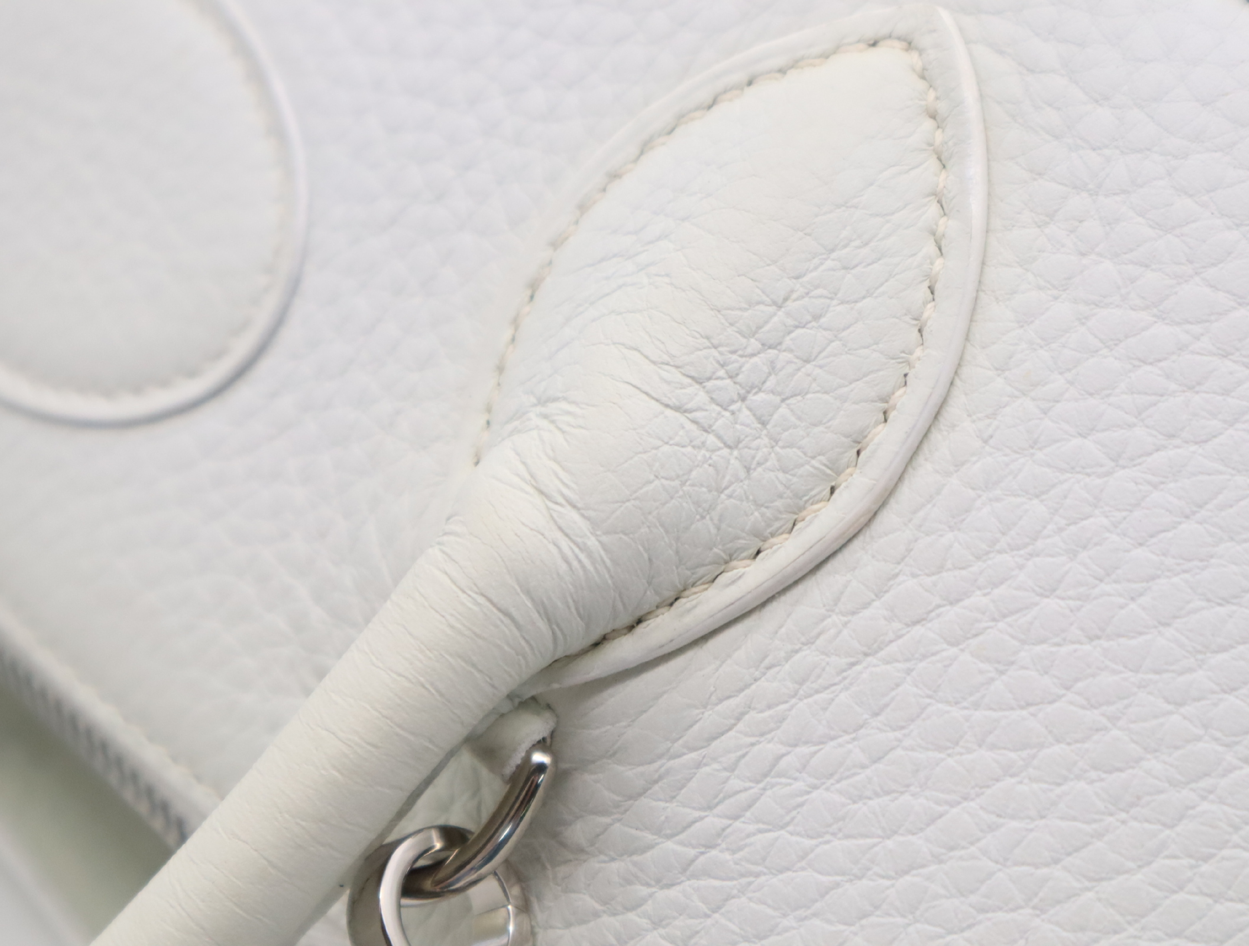 Leather Bolide 35 White Handbag with Shoulder Strap, Padlock, 2 Keys, Clochette, and Dust Bag — view 10