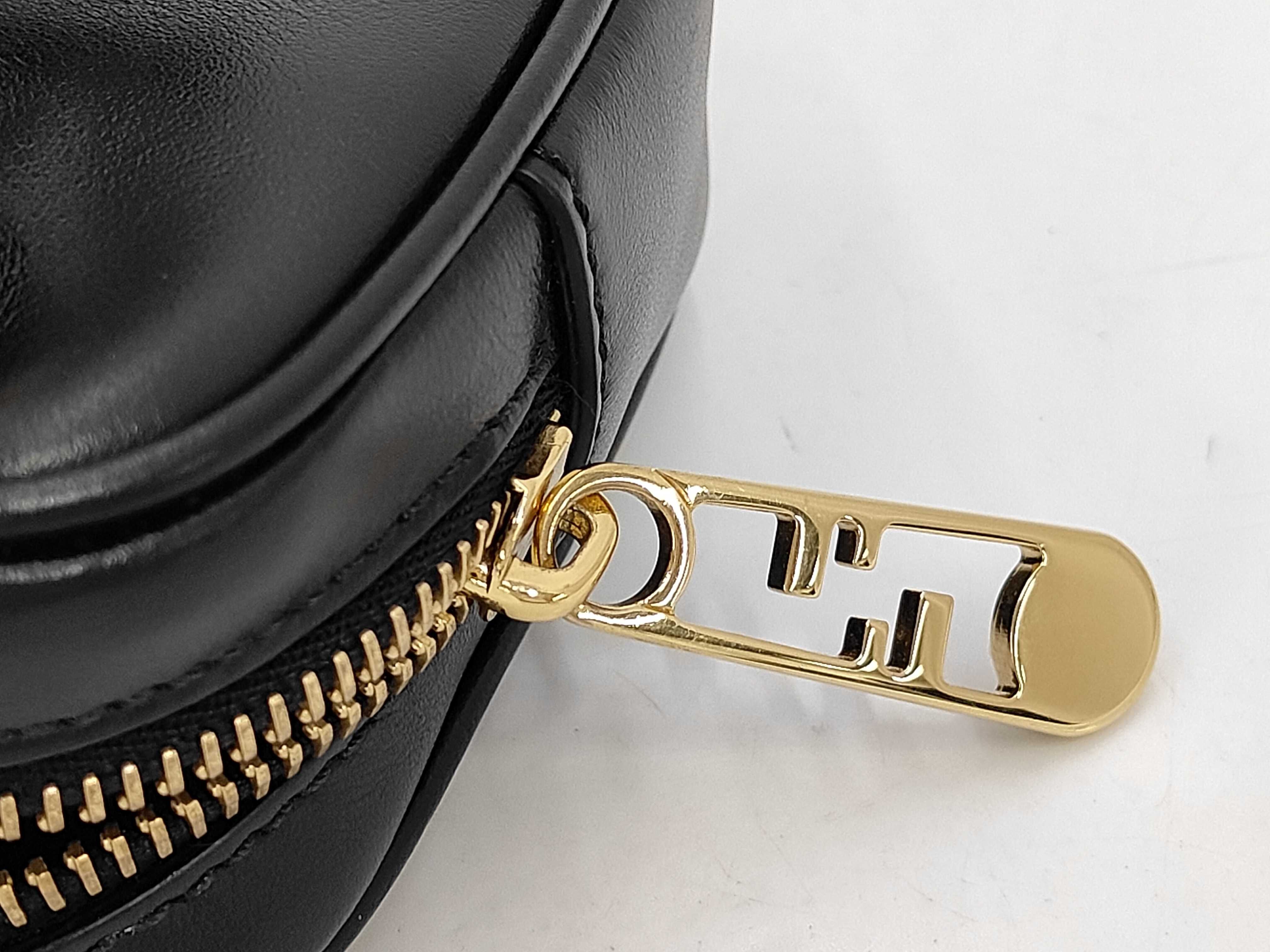 x Versace Fenderche Shoulder Bag — view 10