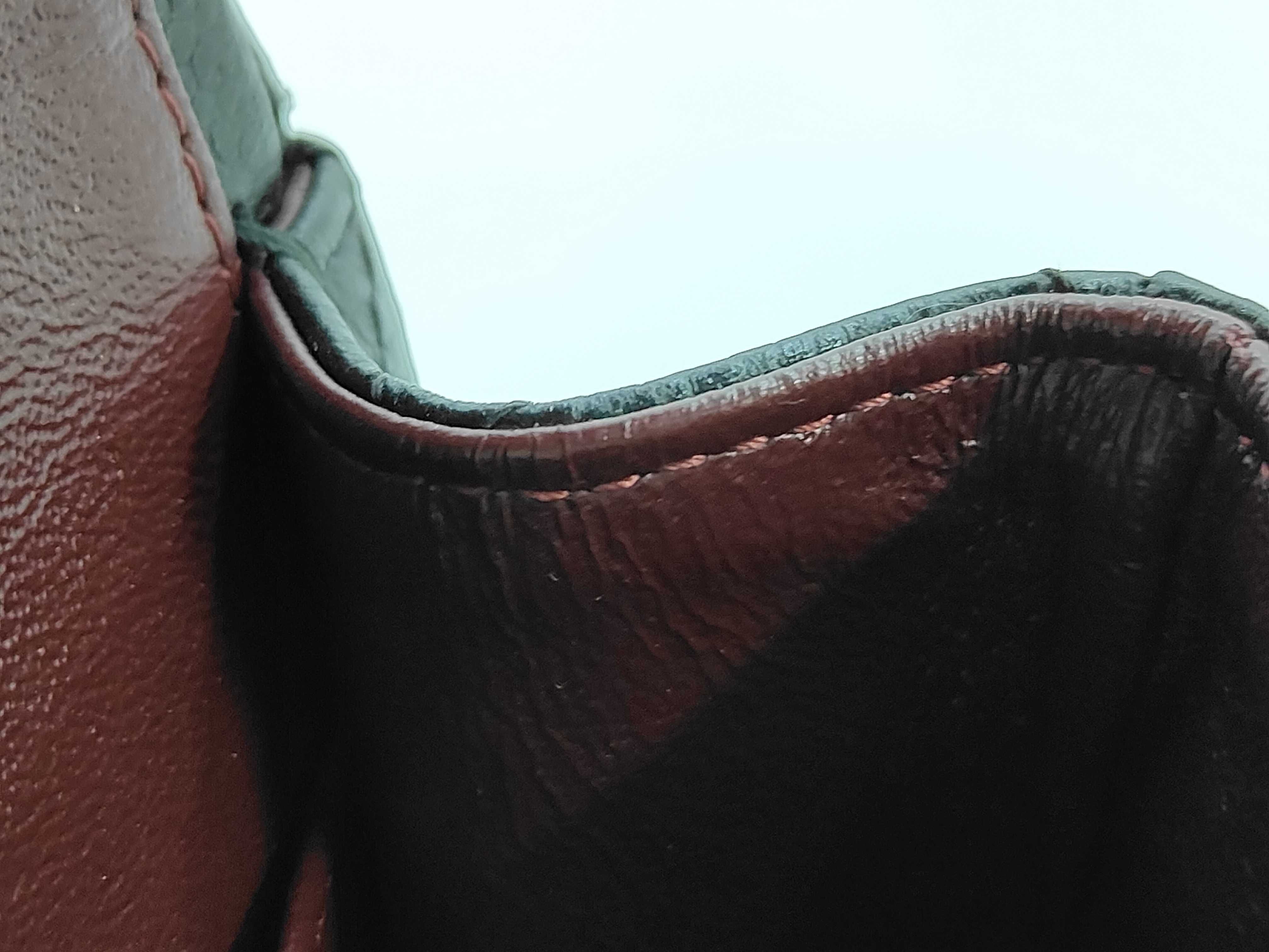 Matelassé 25 Caviar Skin Black Double Flap Shoulder Bag (Serial Number 20s) — view 11