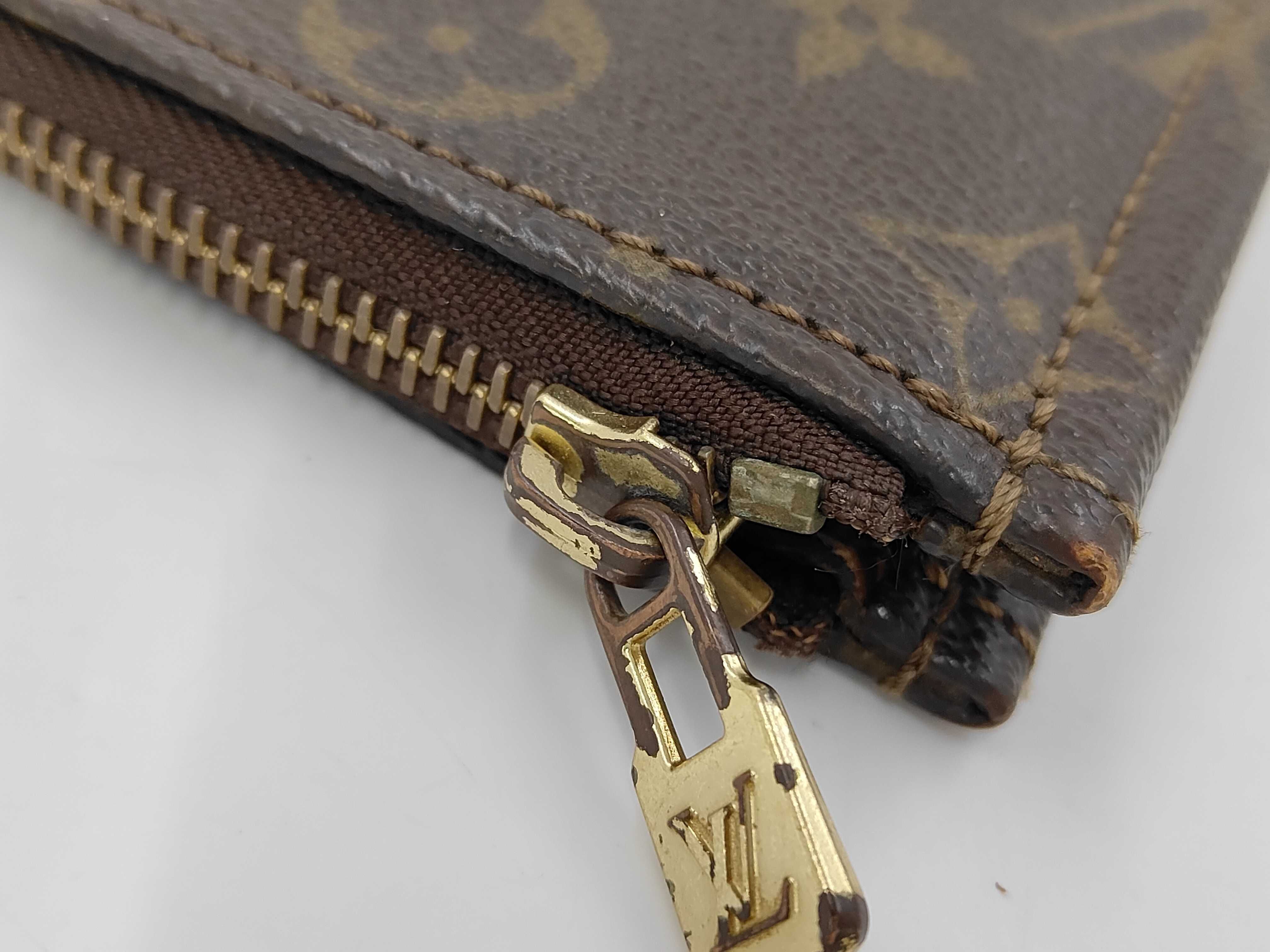 LV Monogram Pochette Document M53456 Bag — view 4