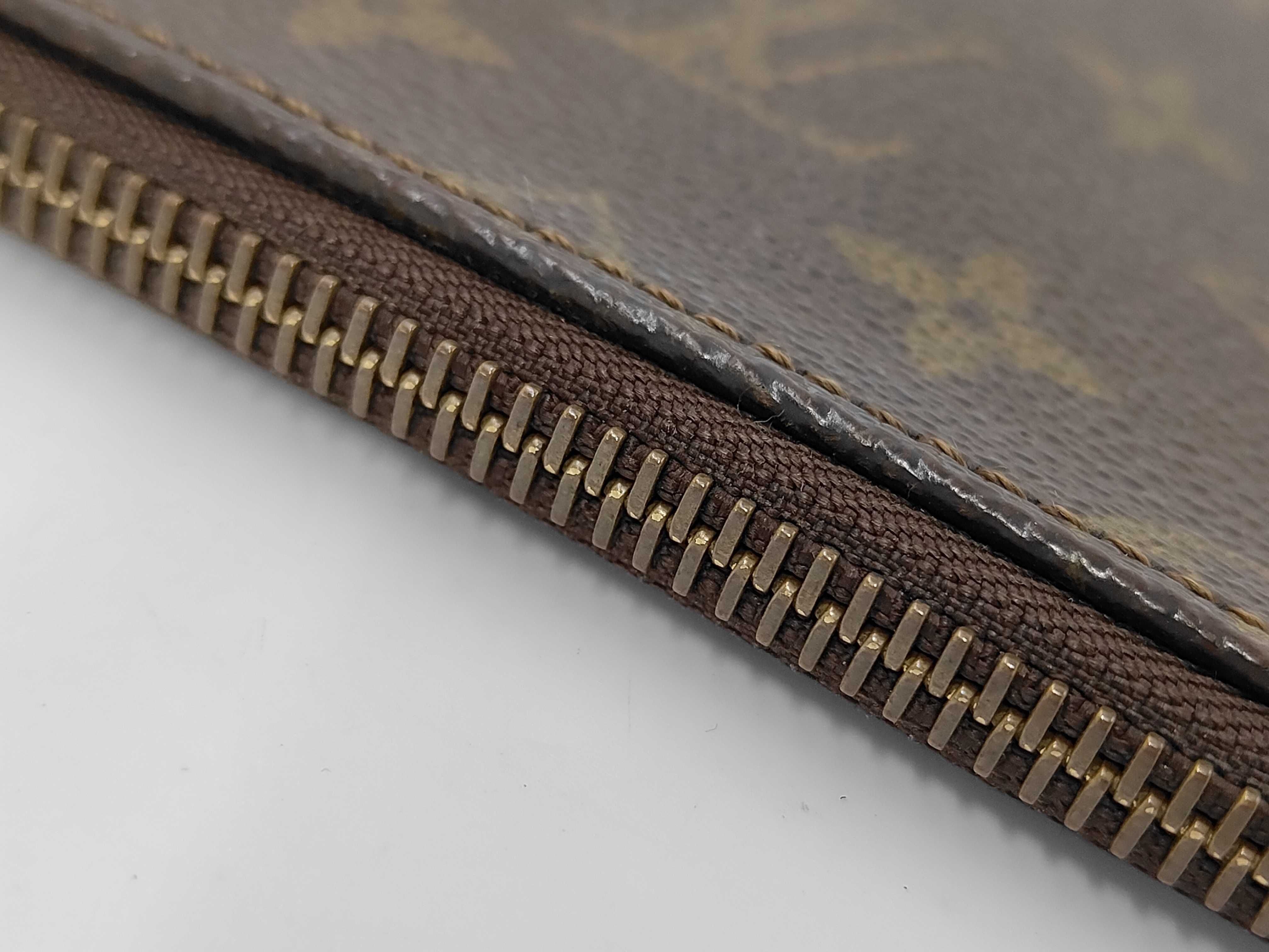 LV Monogram Pochette Document M53456 Bag — view 5