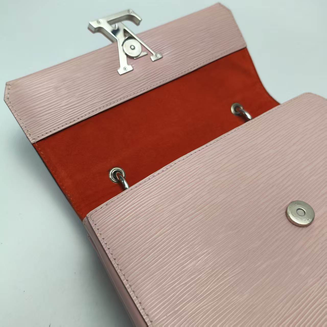 【*Shipped from: China*】LOUIS VUITTON Leather Shoulder Bag — view 10