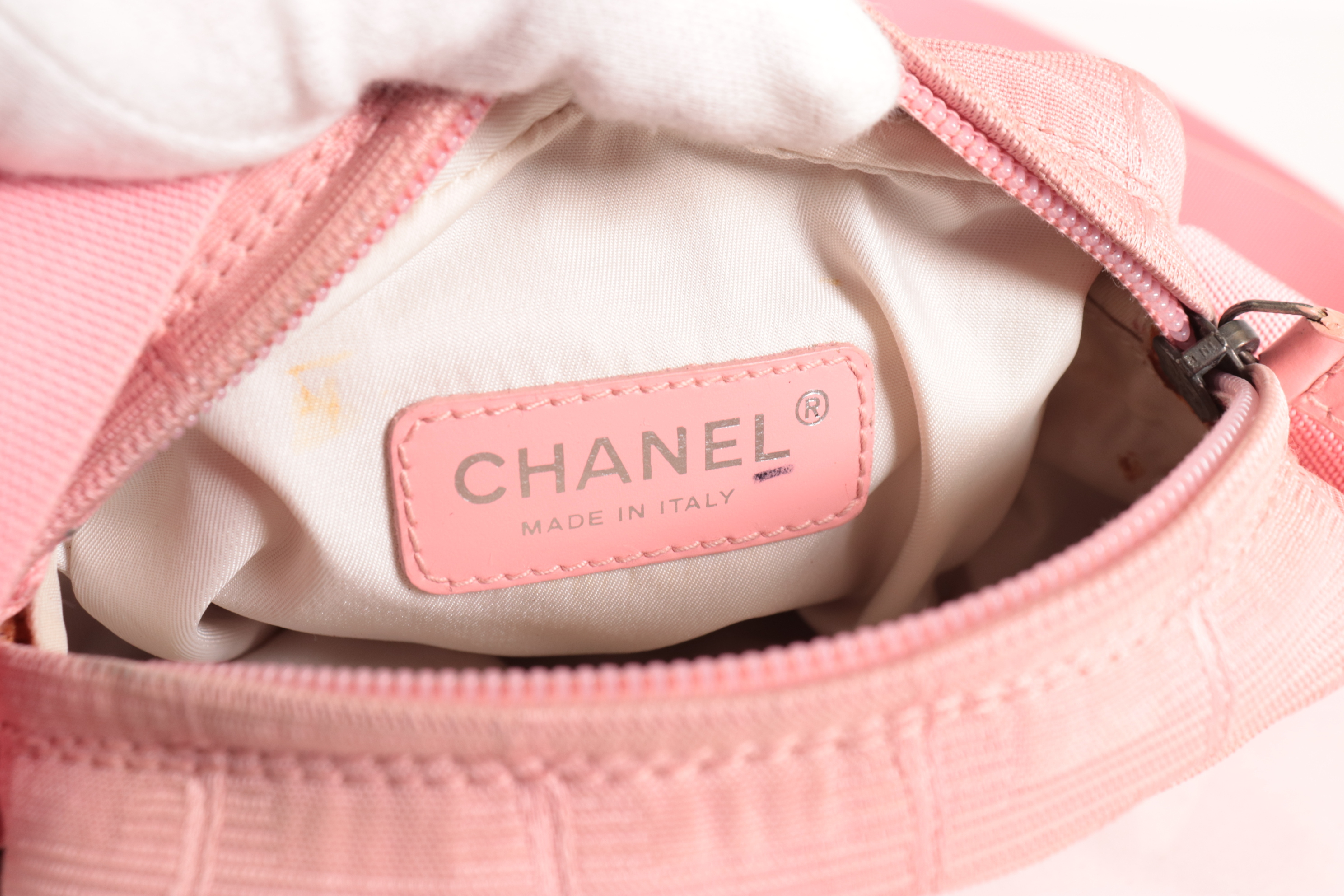 New Travel Line Shoulder Bag, Pink, Series 10s — view 8
