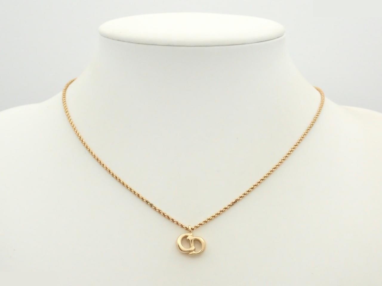 necklace — view 3