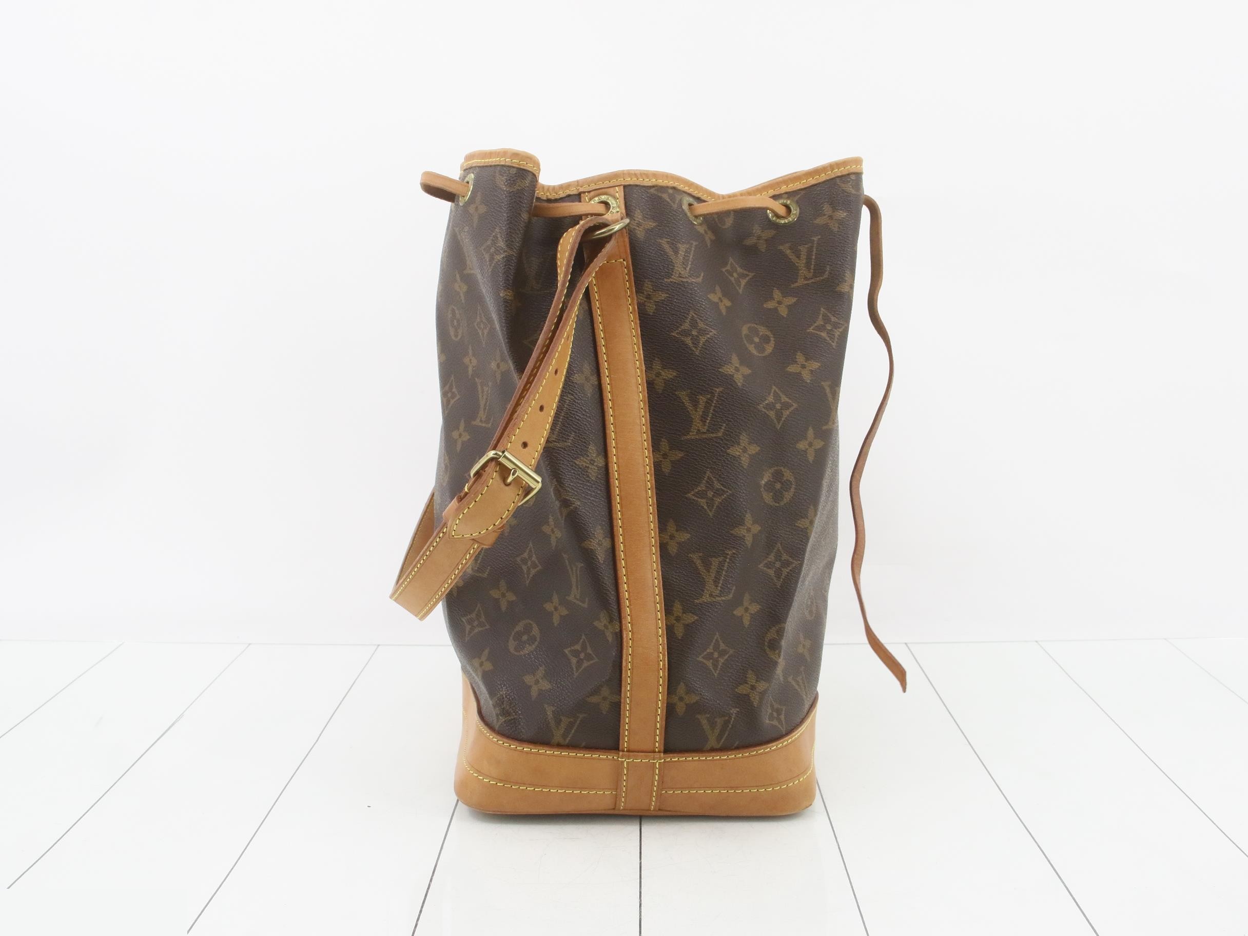 M42224 Noe Shoulder Bag — view 4