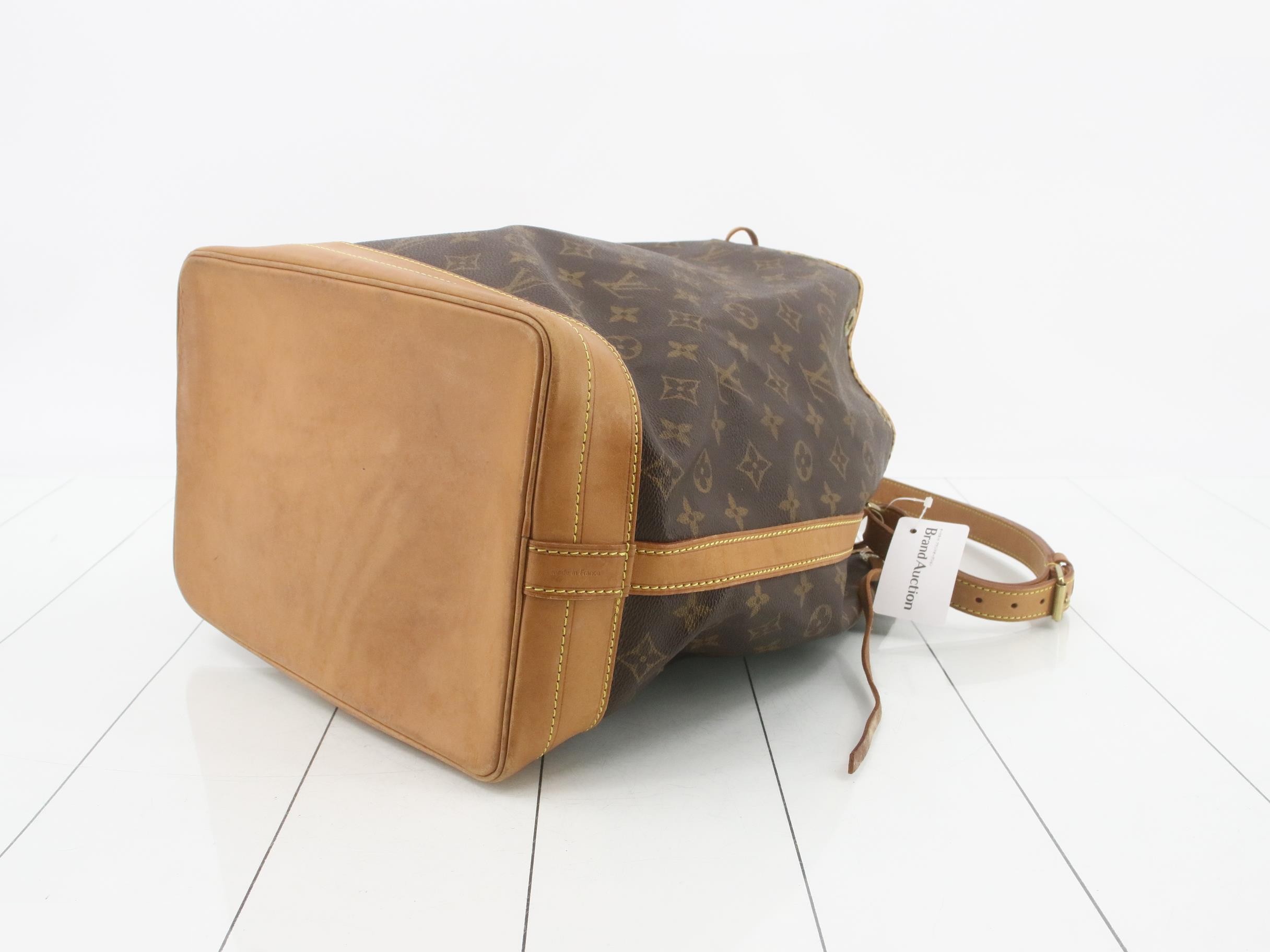 M42224 Noe Shoulder Bag — view 6