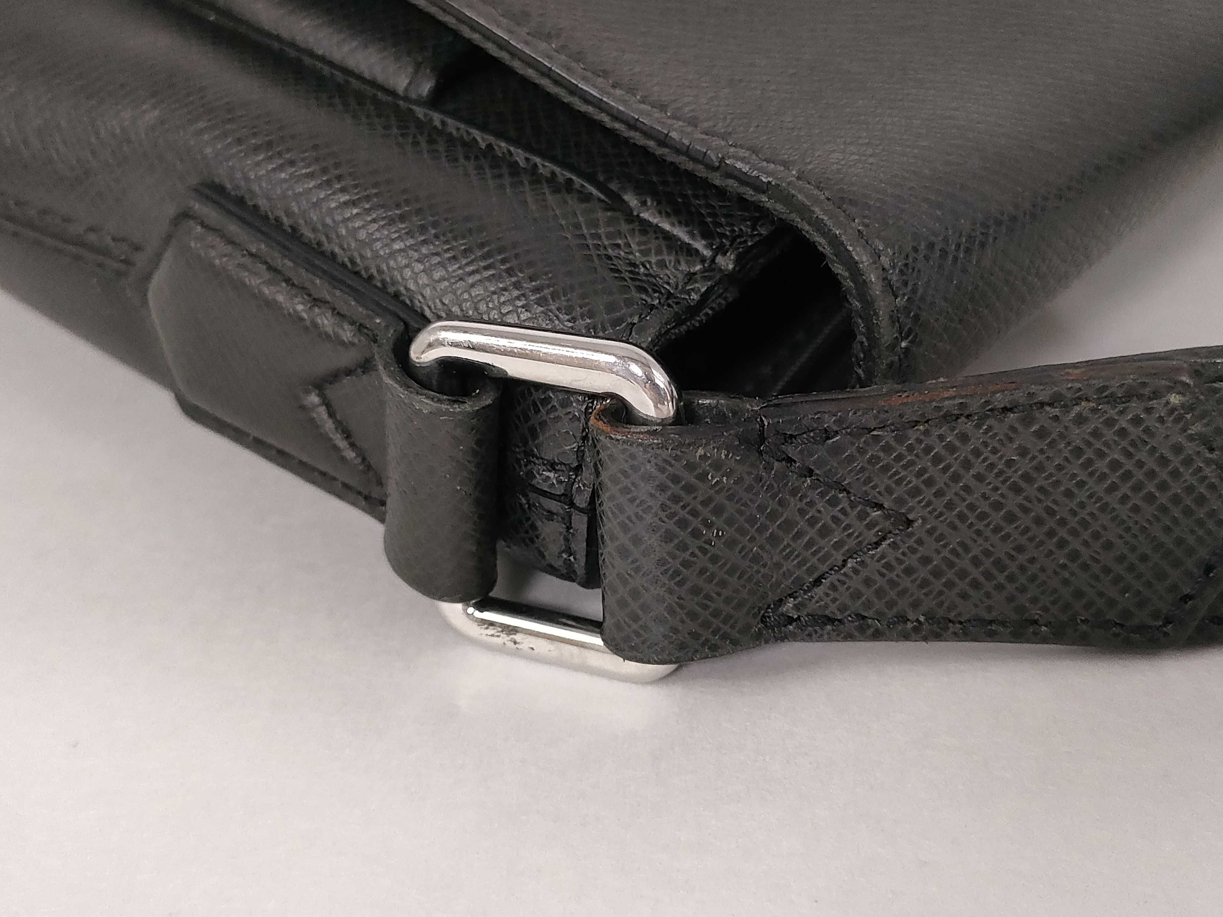 Taiga Leather Shoulder Bag — view 5