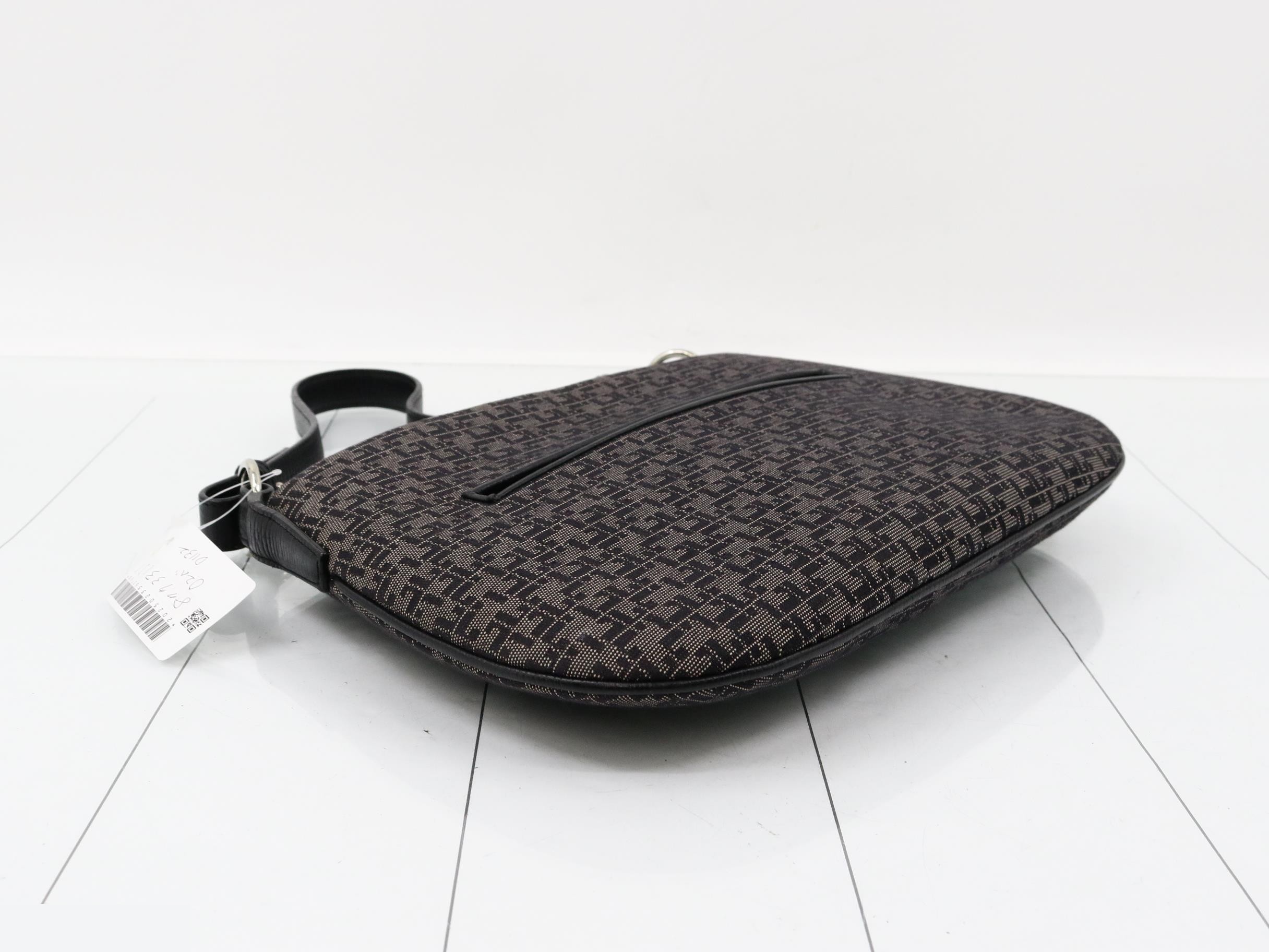 Logo one shoulder bag unused item — view 5