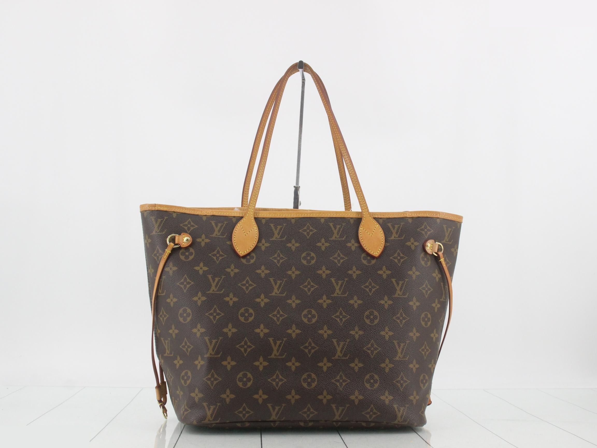 Neverfull MM Beige RFID-protected, includes dust bag and pouch. — view 2