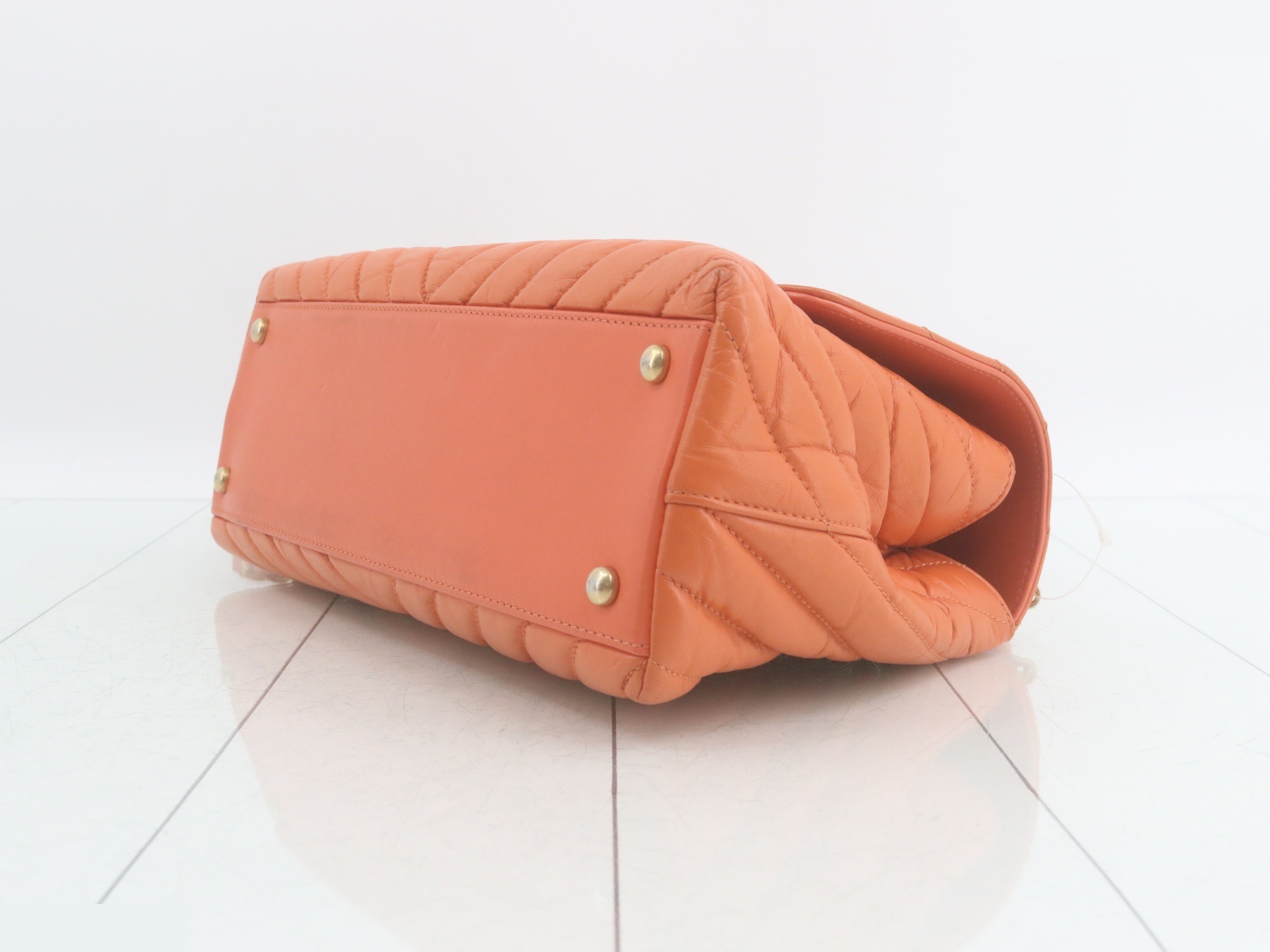 V-stitch Coco Handle 29, Orange/G Hardware, Calfskin, Guarantee/Seal/Serial Number 26 — view 6
