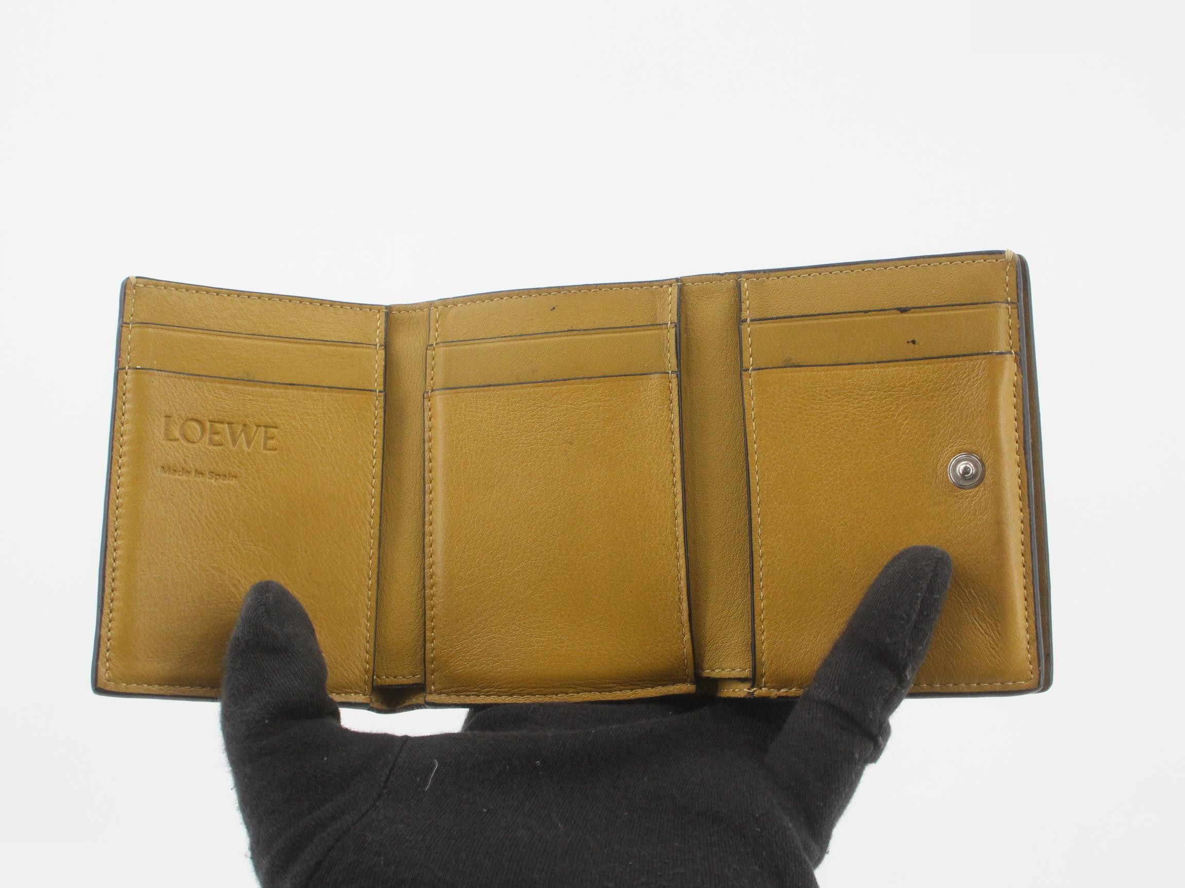 Folding wallet — view 4
