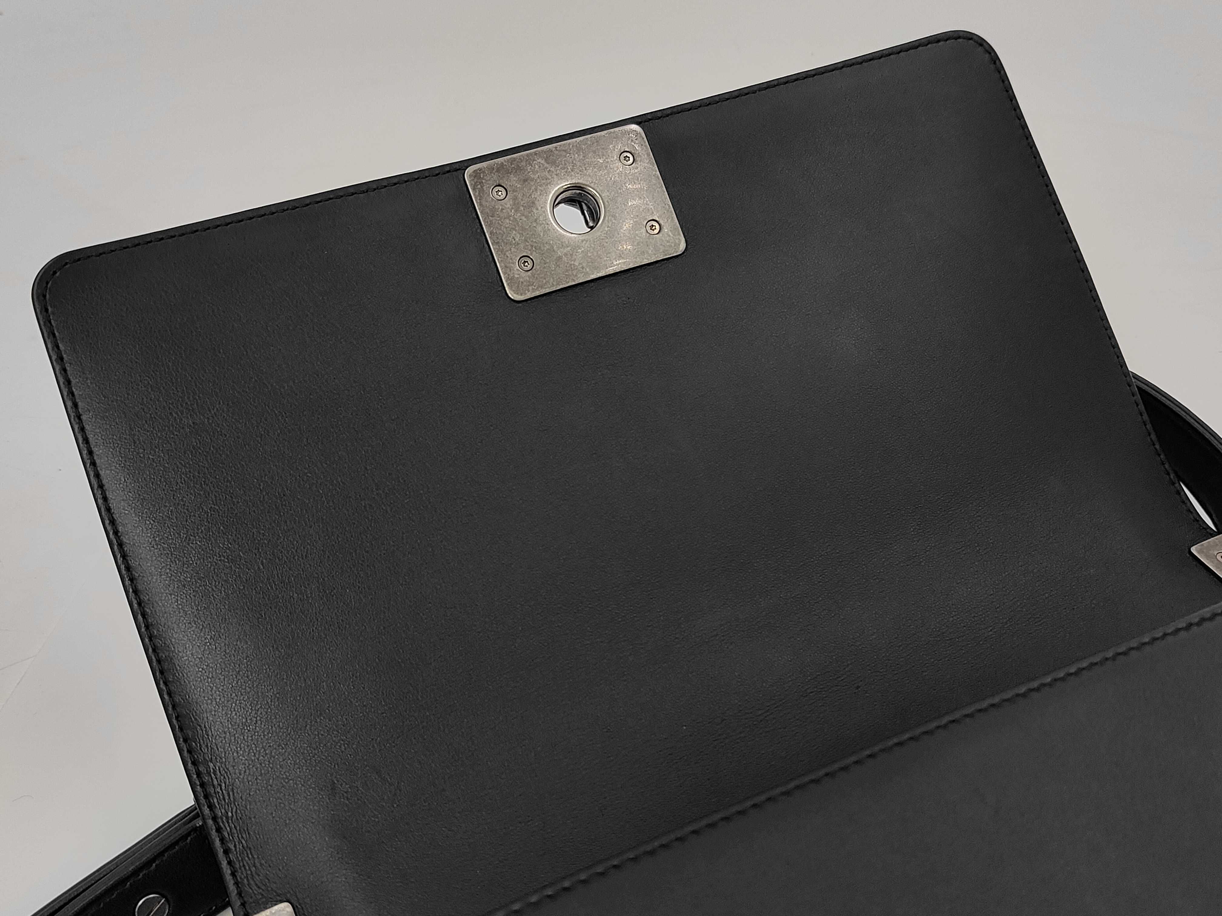 Boy Chanel 25 Lambskin Plate Shoulder Bag — view 11
