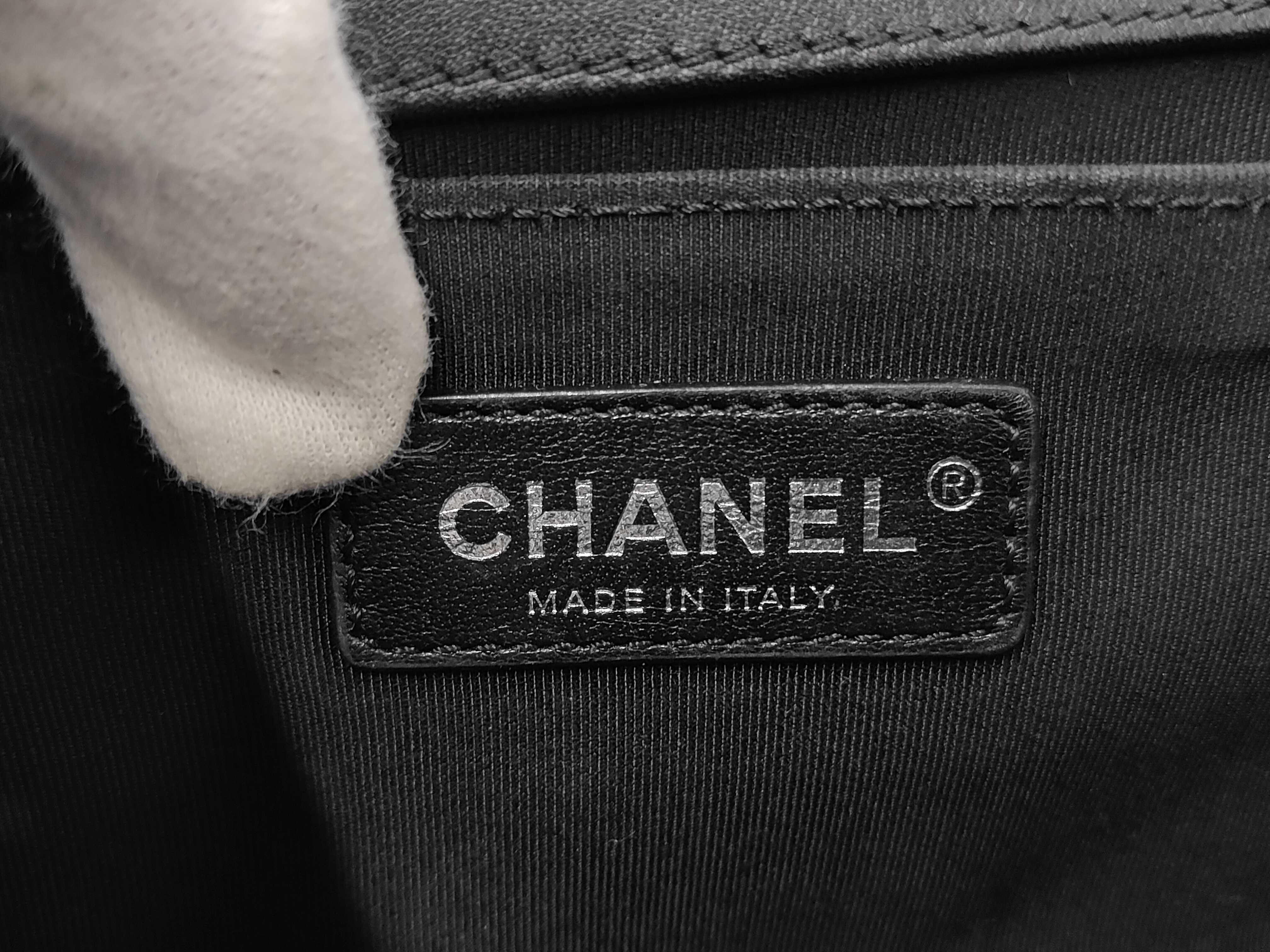 Boy Chanel 25 Lambskin Plate Shoulder Bag — view 9
