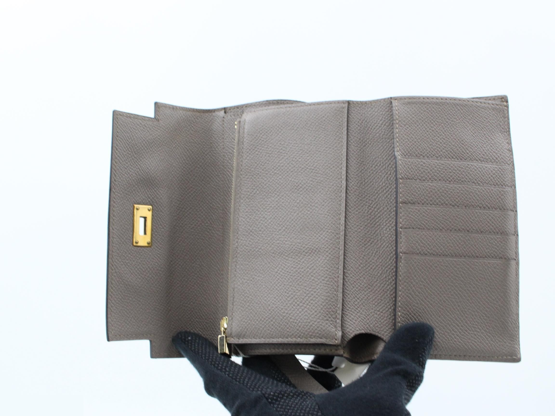 Kelly Wallet Leather Tri-fold Wallet A Stamp — view 4