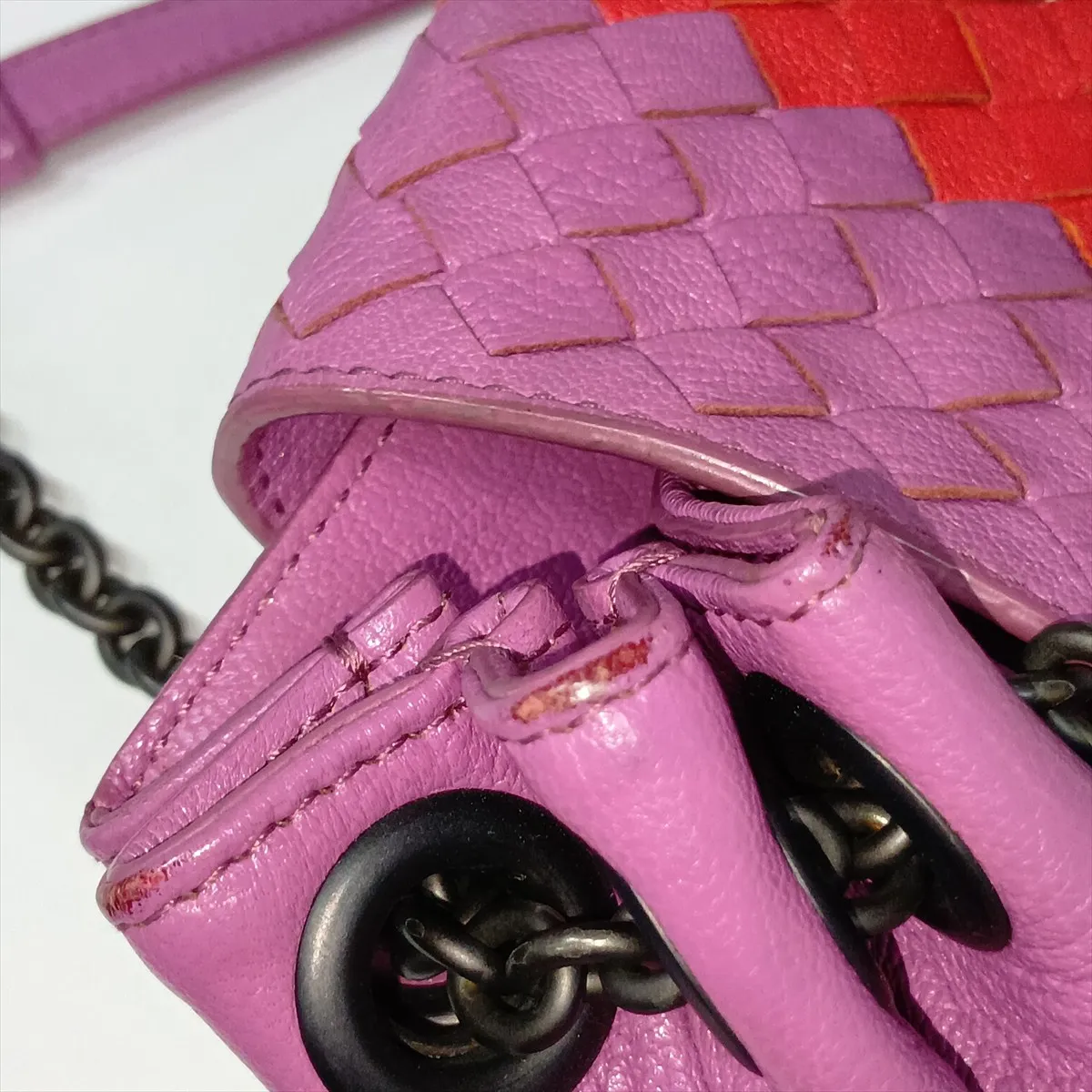 Intrecciato Leather Chain Shoulder Bag Pink x Red — view 13