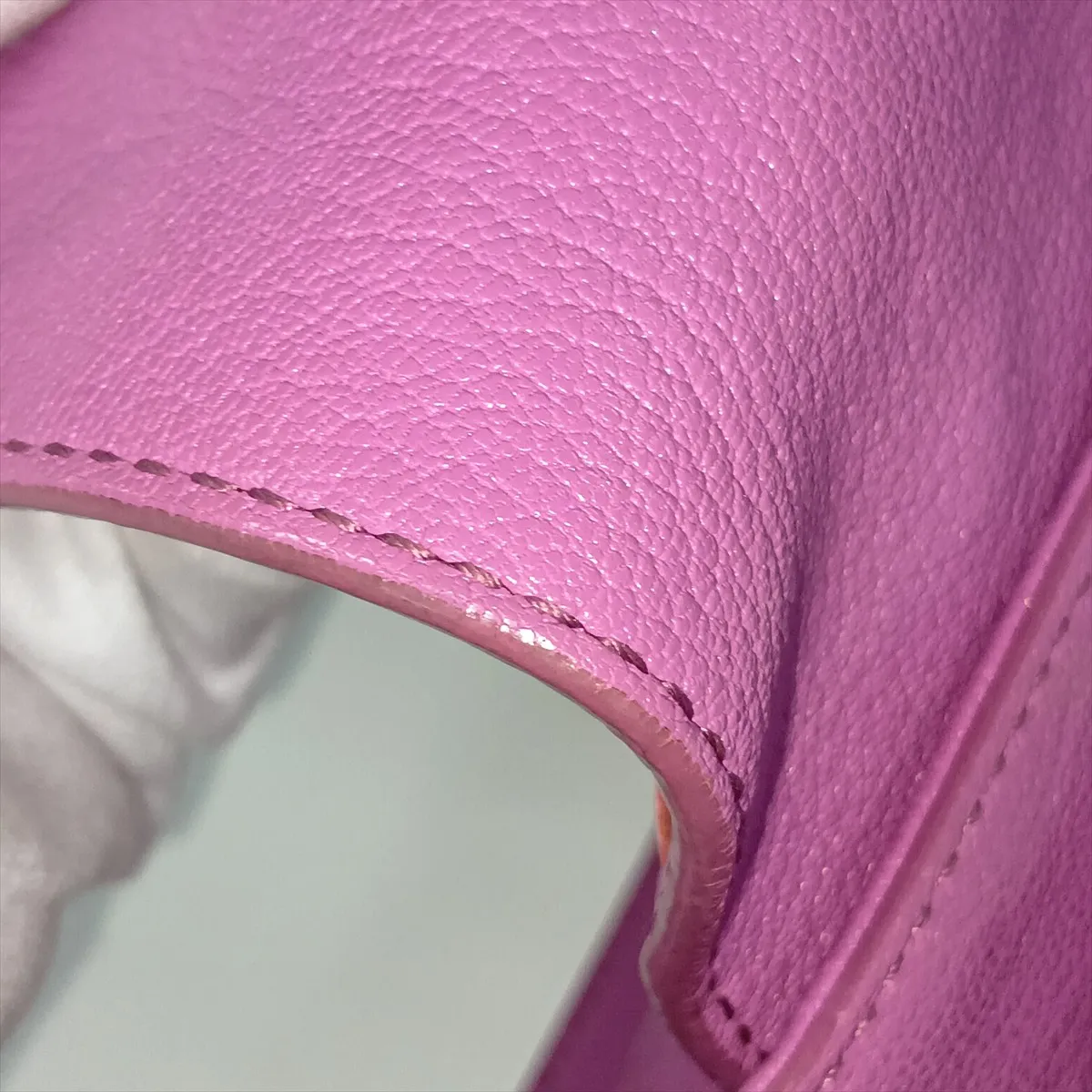 Intrecciato Leather Chain Shoulder Bag Pink x Red — view 10