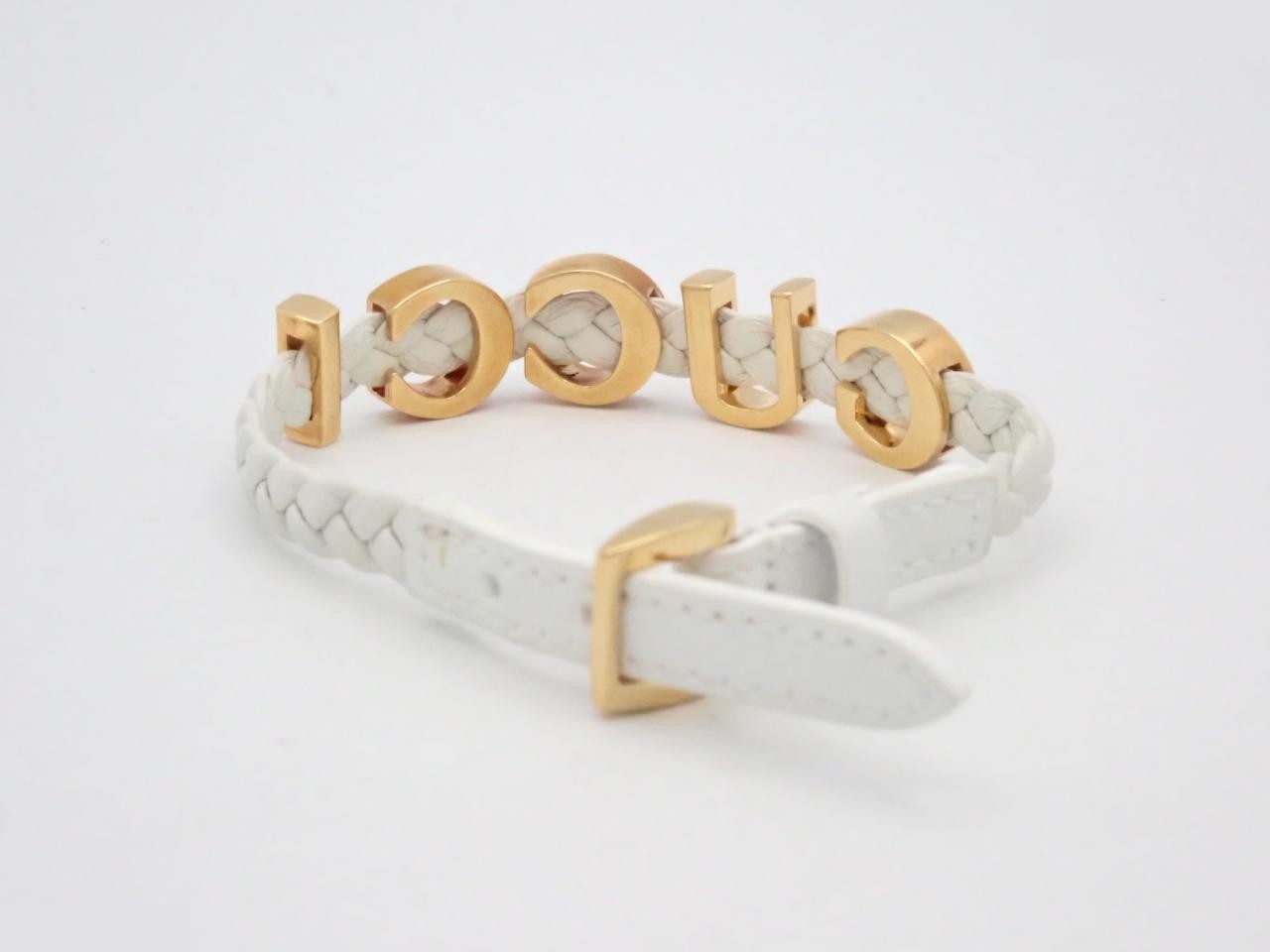 Unused bracelet with logo, medium size, wrist circumference approximately 19cm. — view 2
