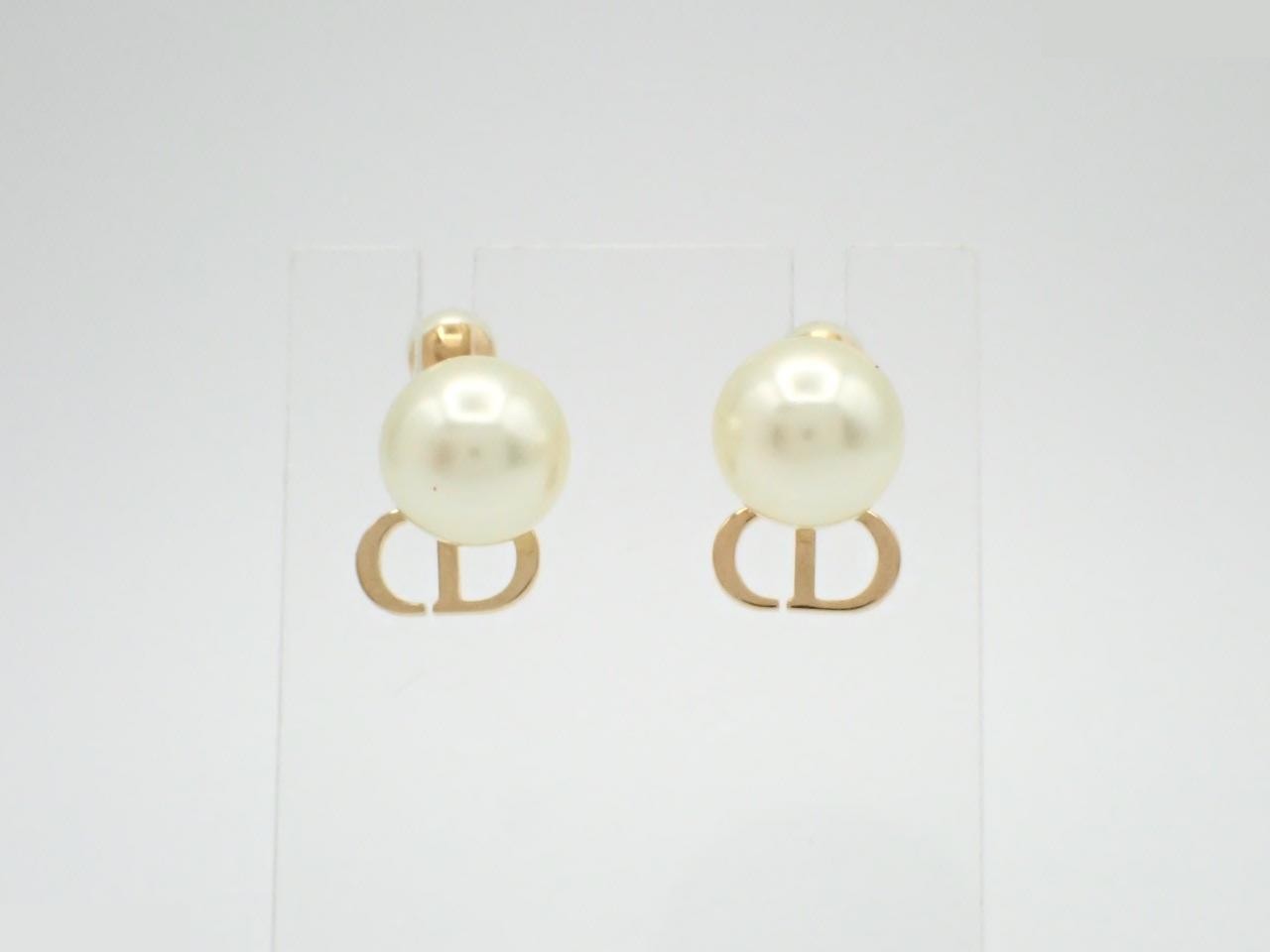 Pearl earrings CD — view 2
