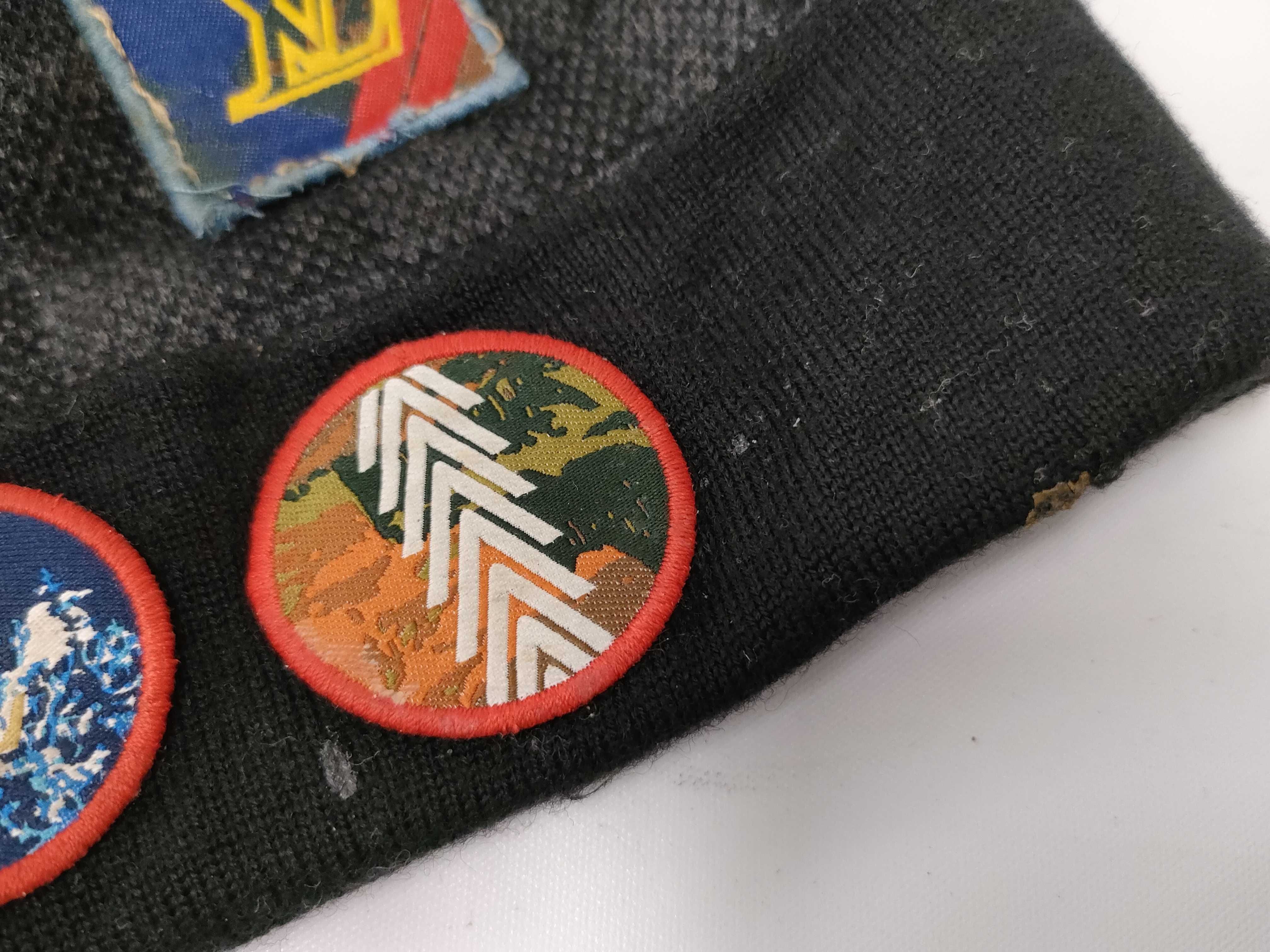 Damier / Damier / Model number unknown / Serial number unknown / Knit hat / Wool and other accessories — view 6