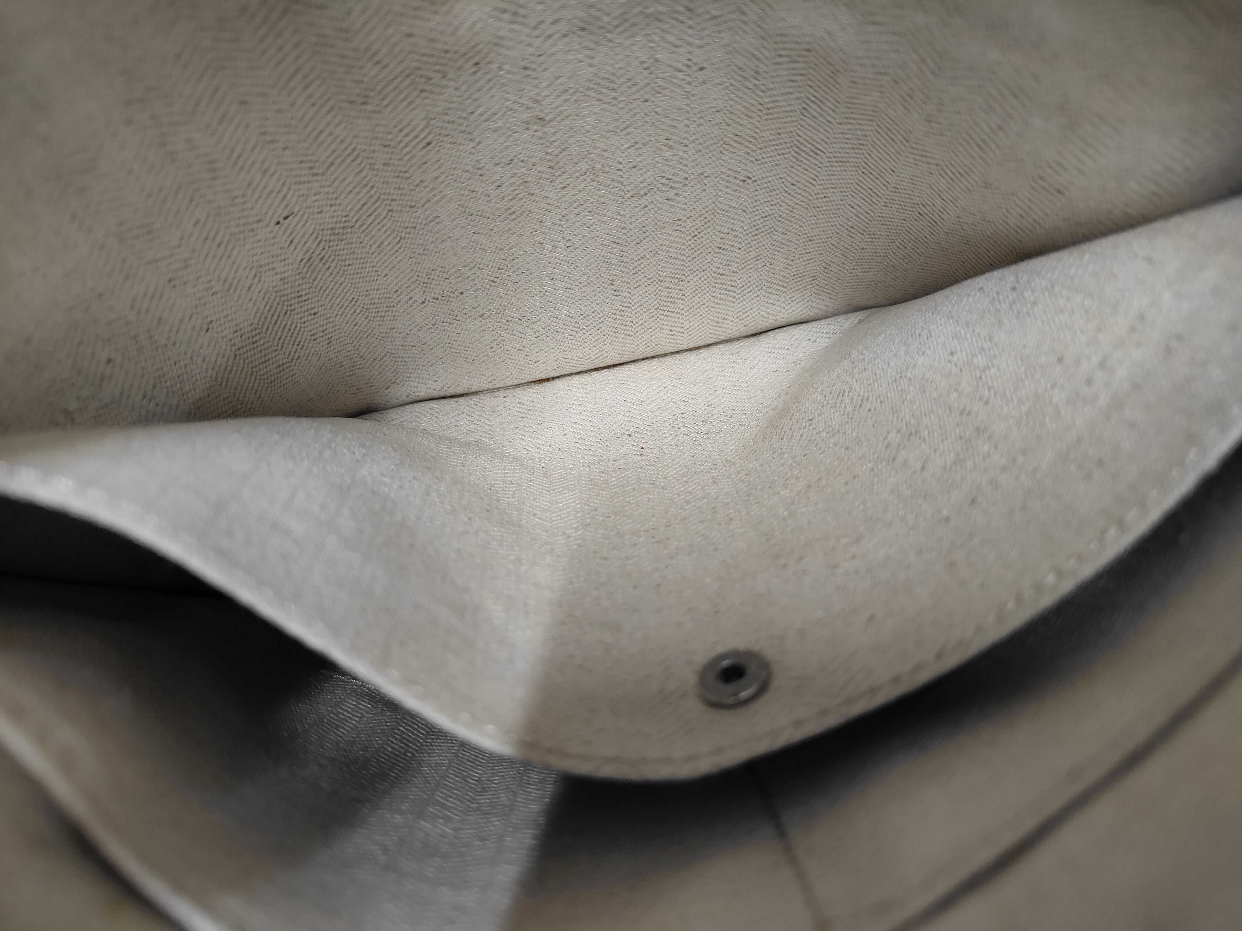 Anagram Leather Shoulder Bag — view 11