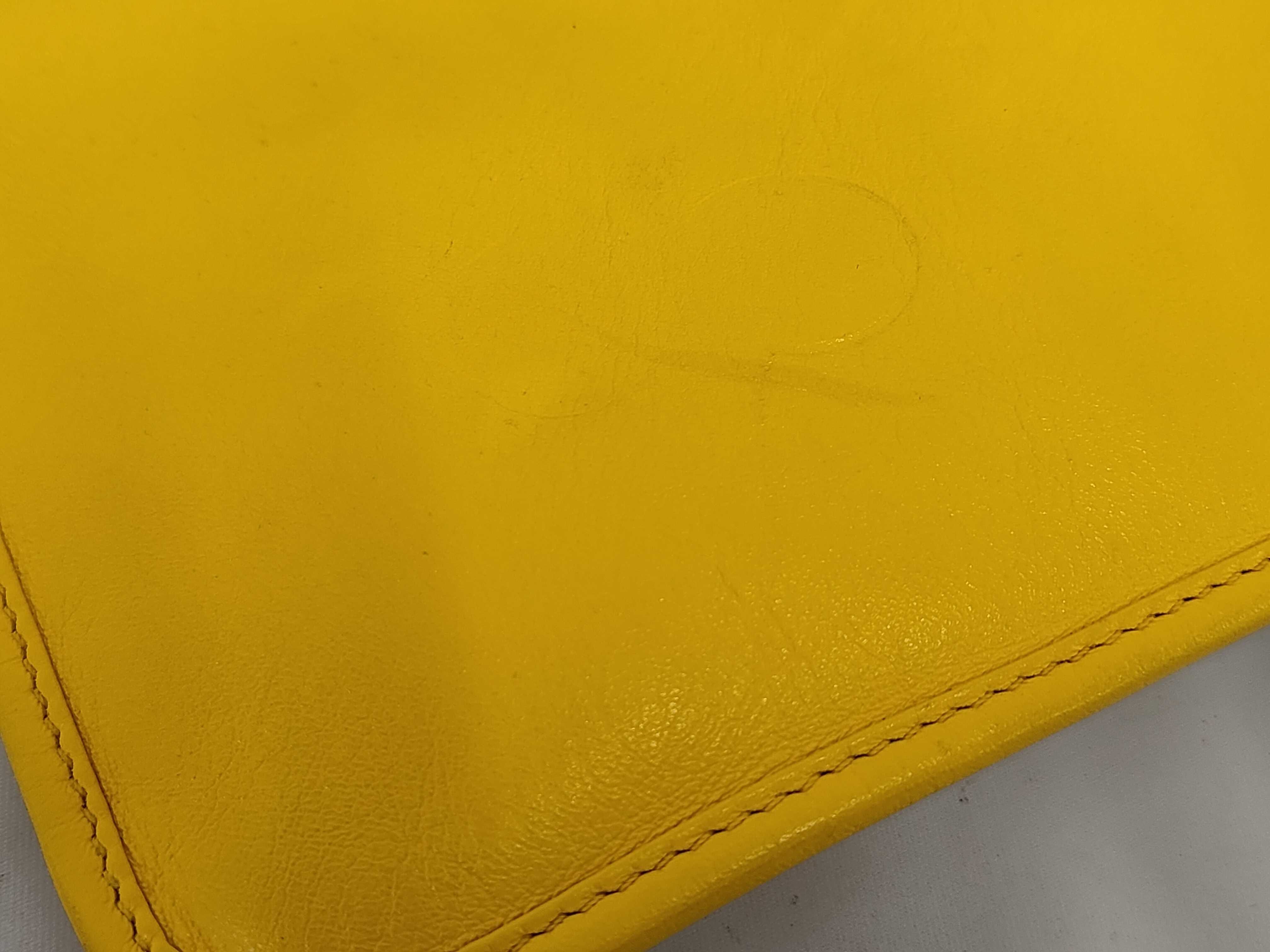 Anagram Leather Shoulder Bag — view 12
