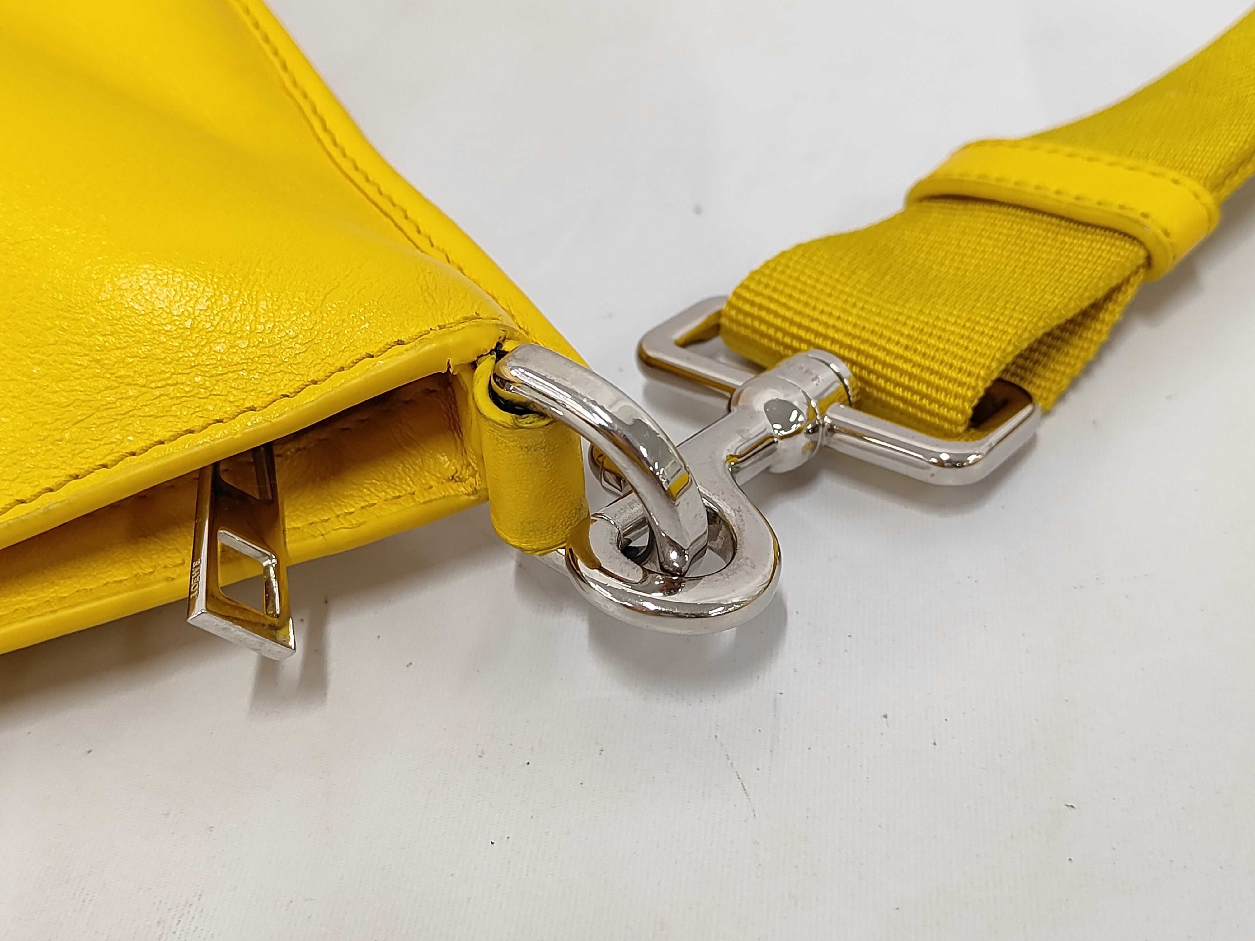 Anagram Leather Shoulder Bag — view 7