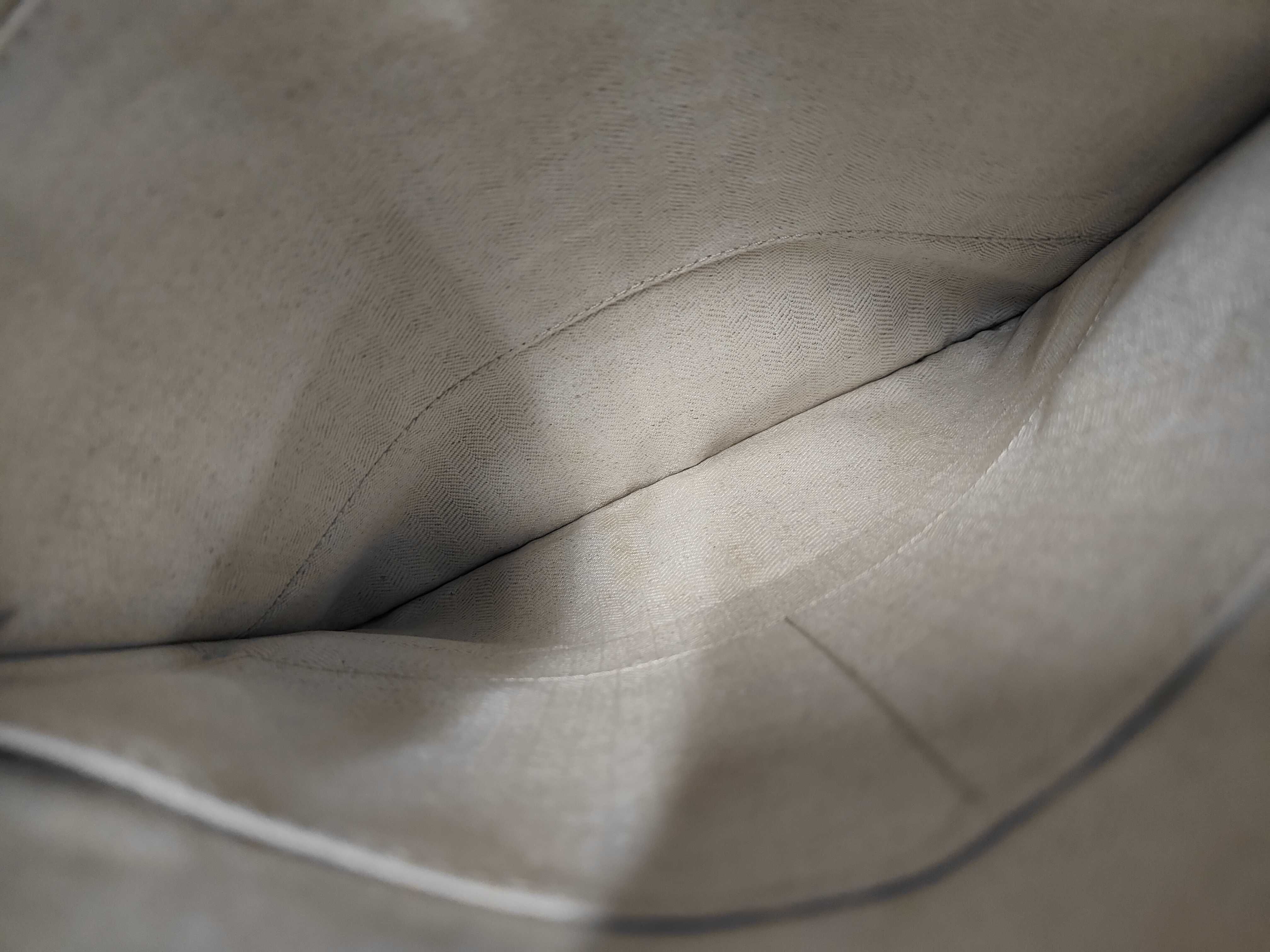 Anagram Leather Shoulder Bag — view 9