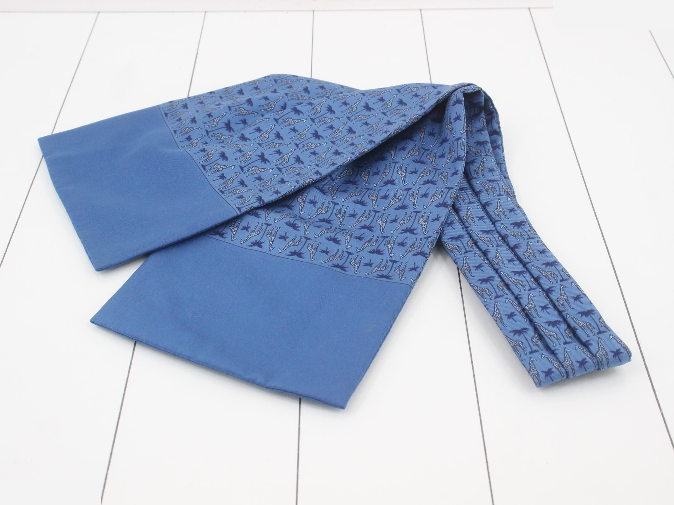 Ascot tie scarf — view 2