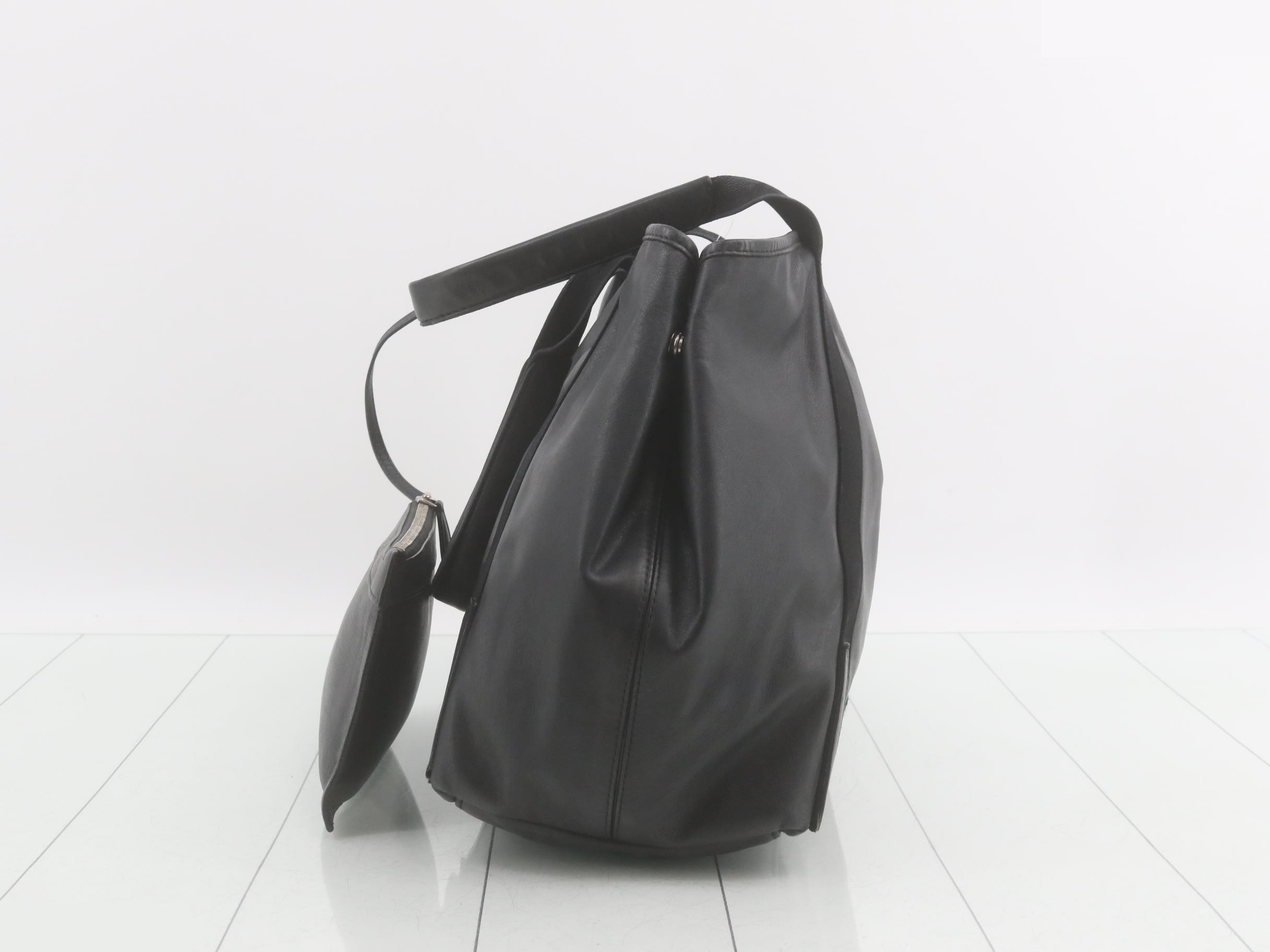 Navy Cabas M (with pouch) — view 3