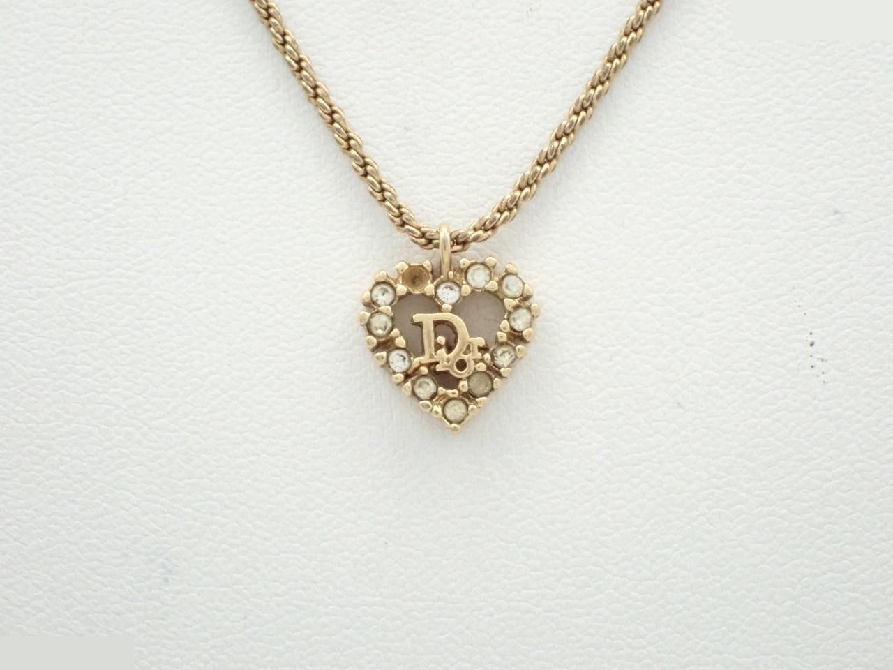 necklace, chain approximately 42cm