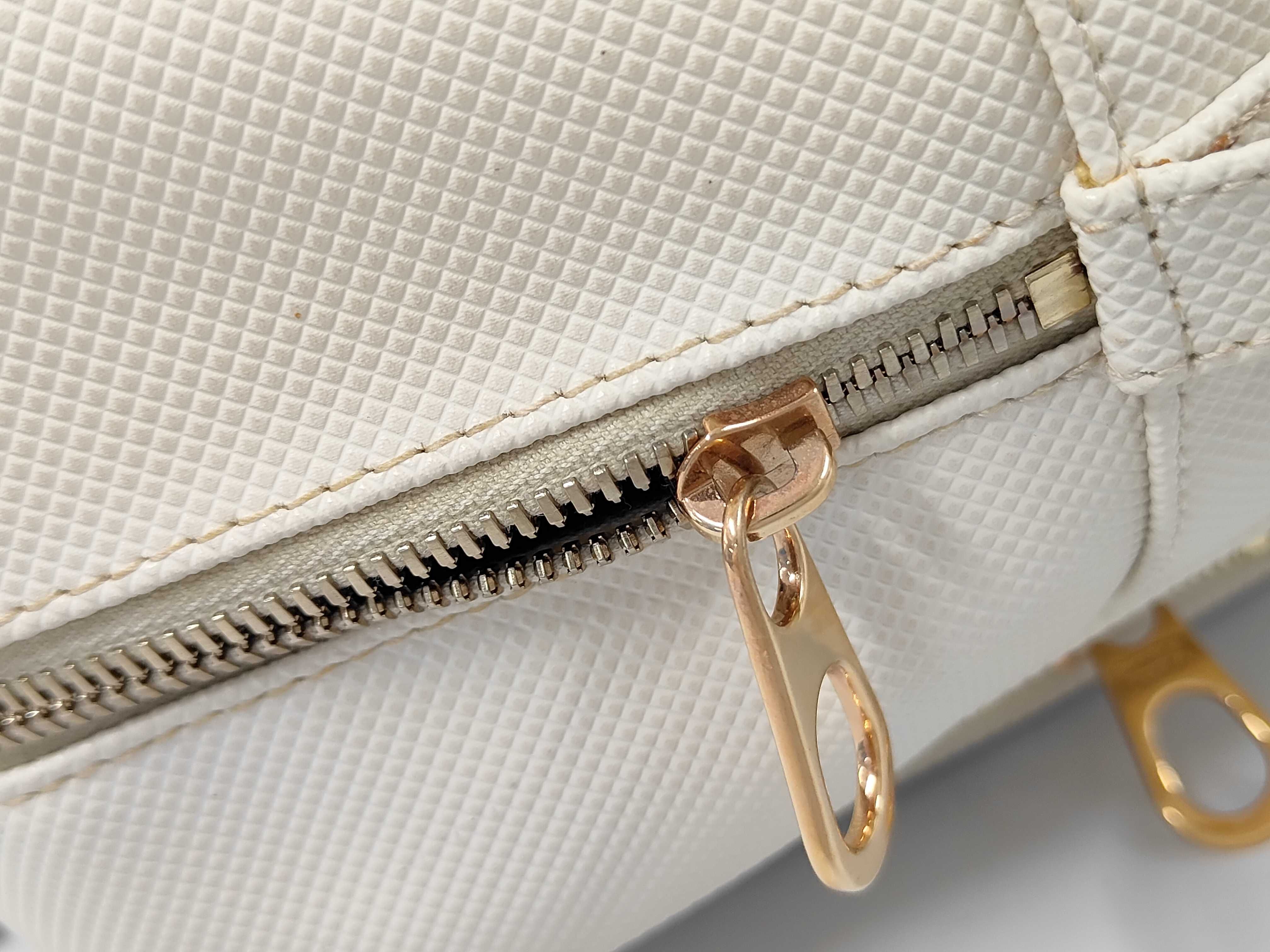 handbag — view 8