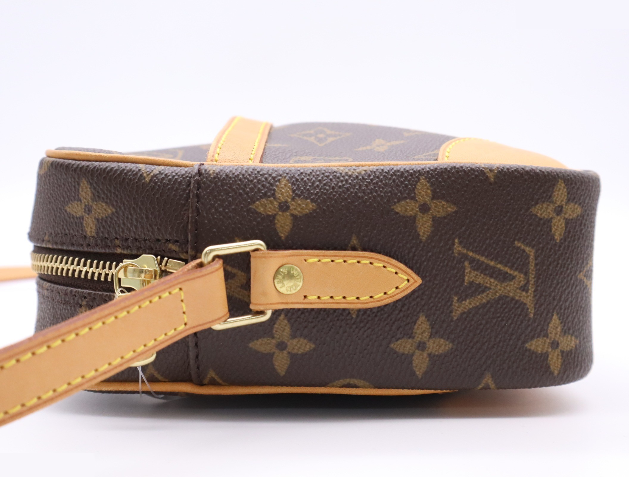Trocadero PM with storage bag — view 3