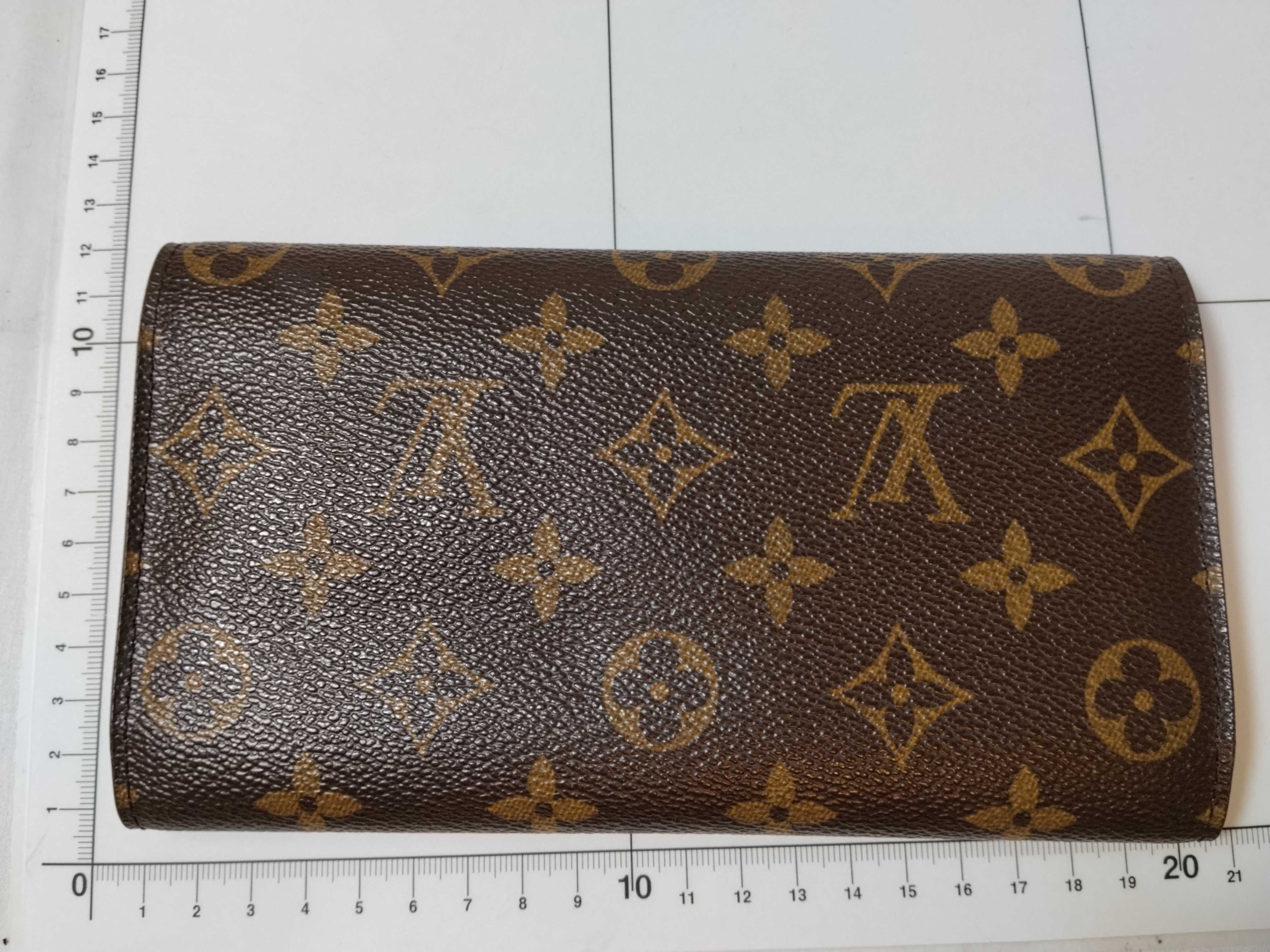 Monogram M61215 Portefeuille Tresor International Wallet — view 2