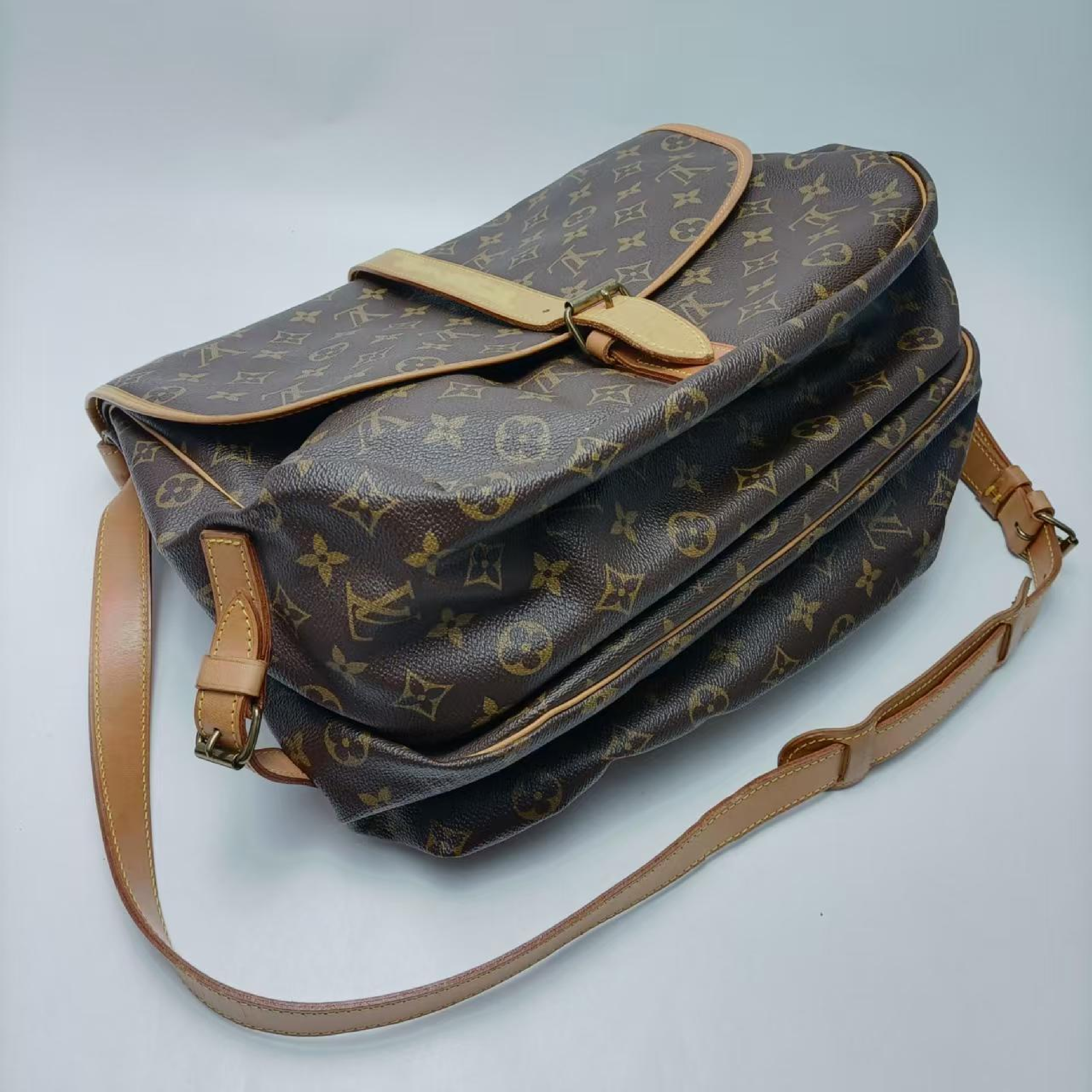 Saumur Shoulder Bag — view 3