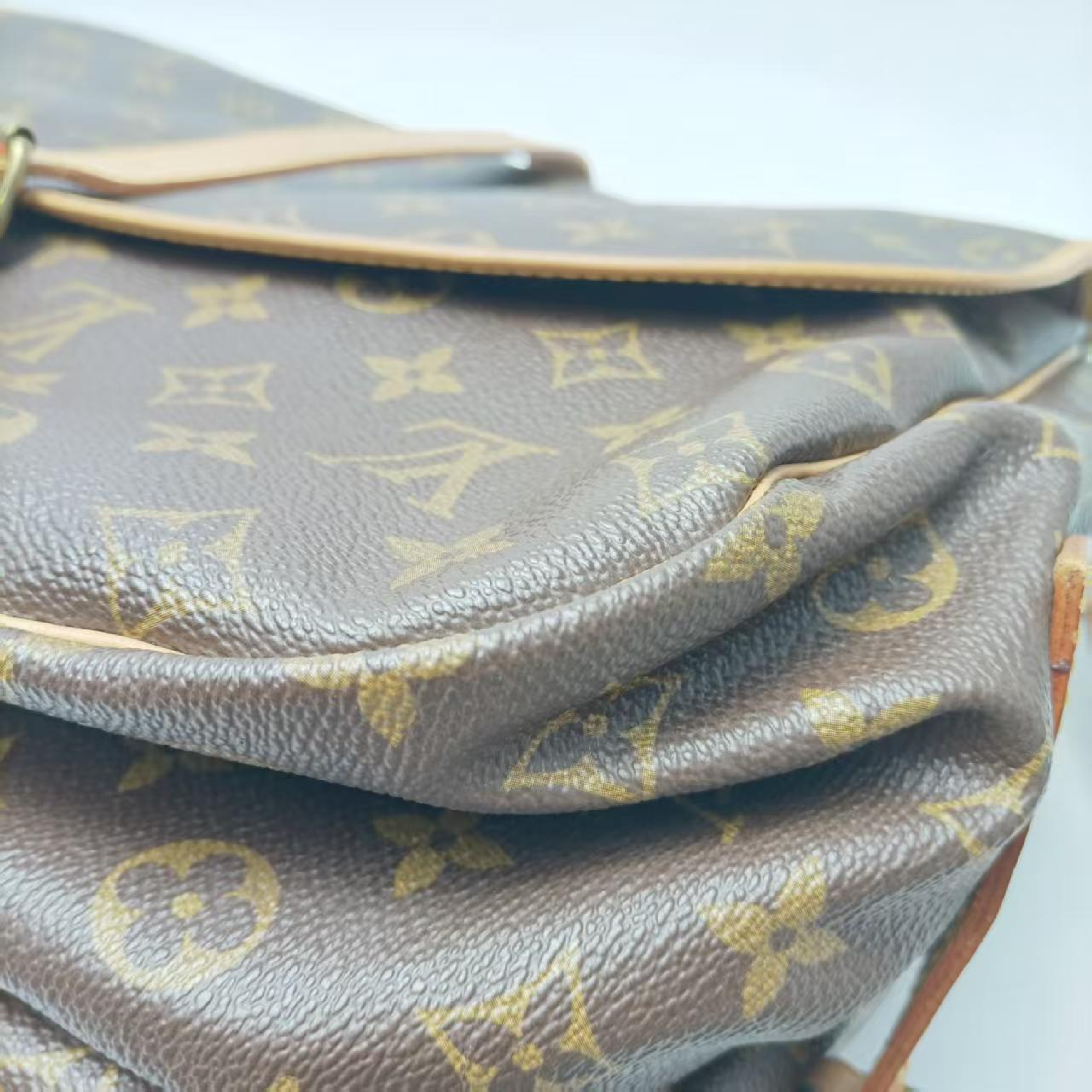 Saumur Shoulder Bag — view 6
