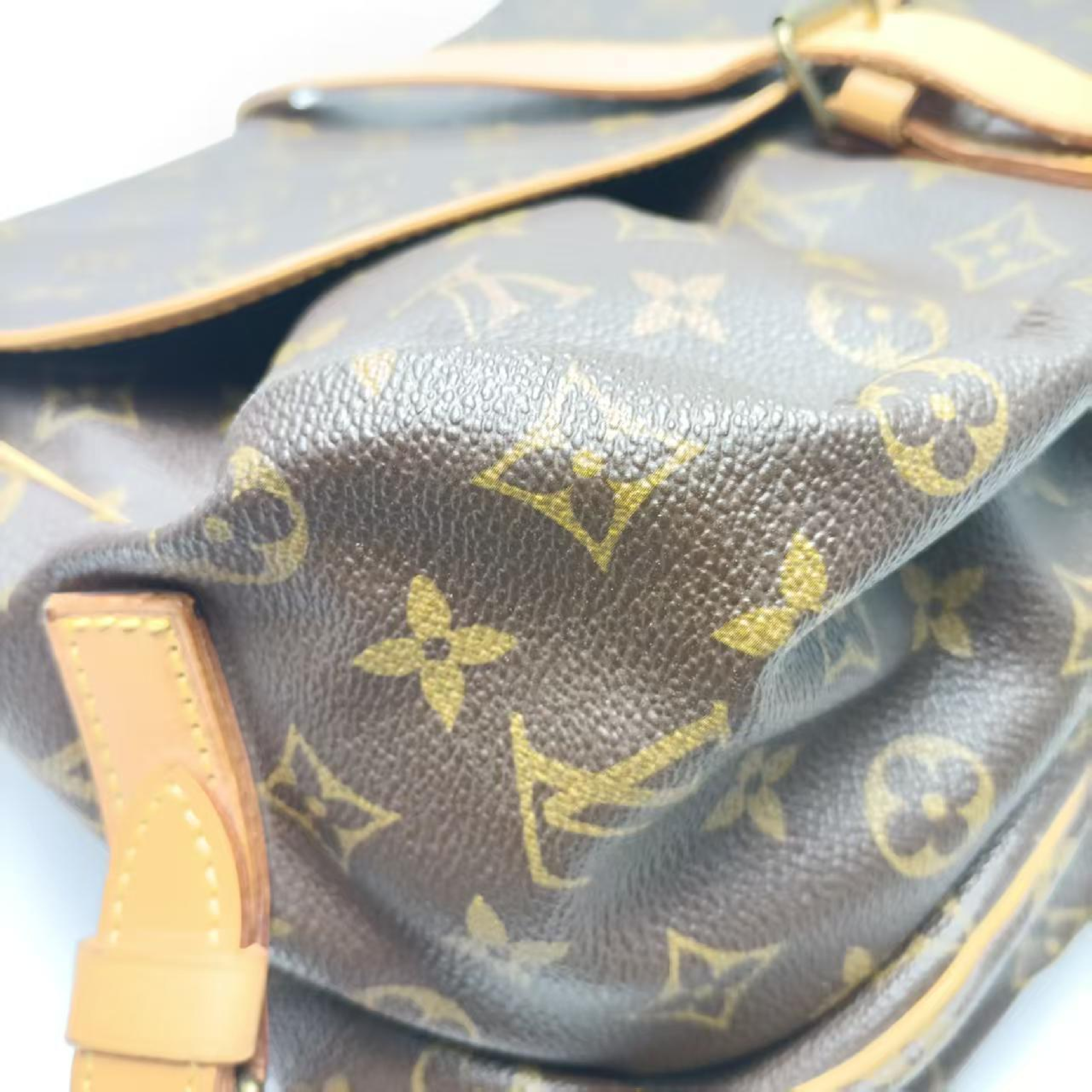 Saumur Shoulder Bag — view 7