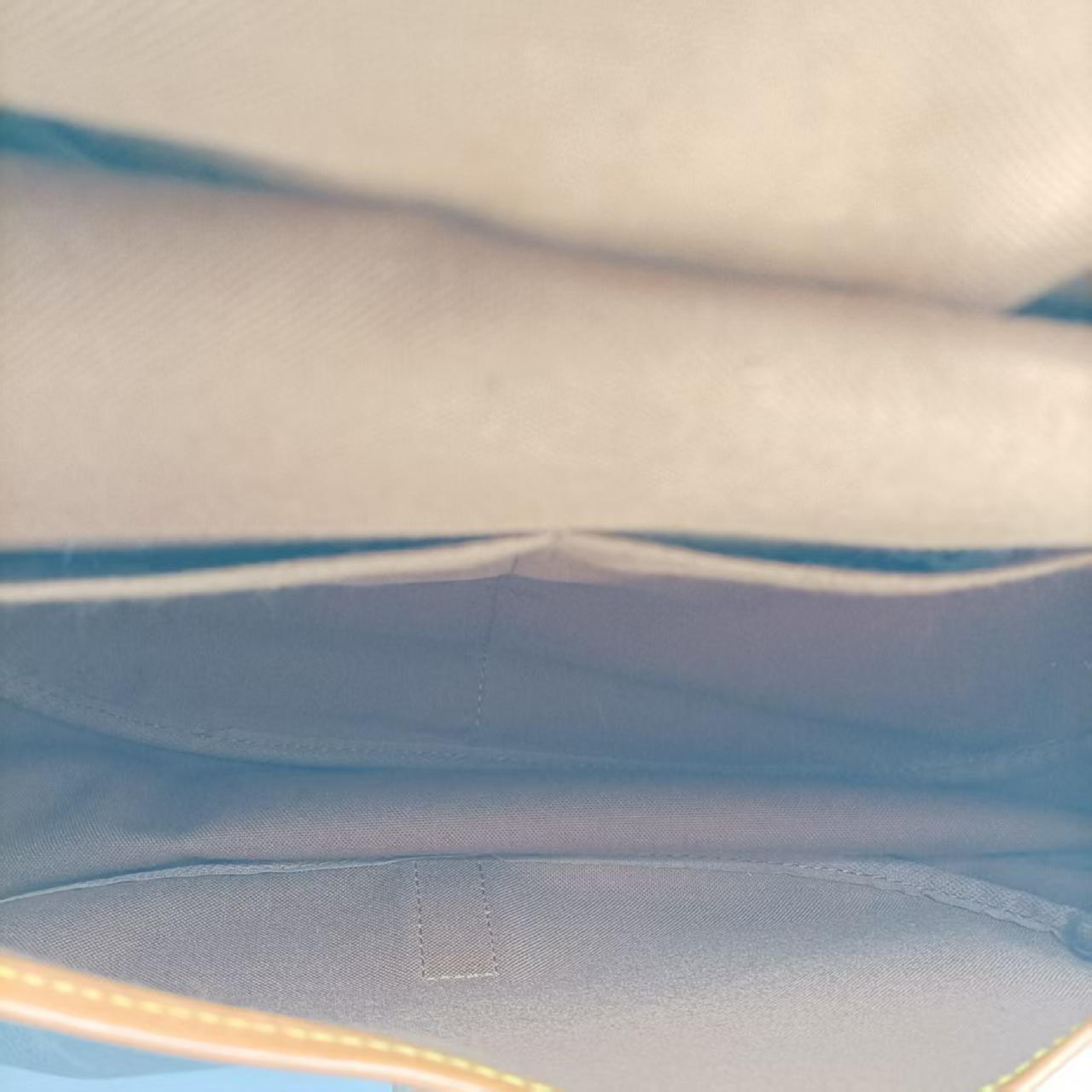 Saumur Shoulder Bag — view 9