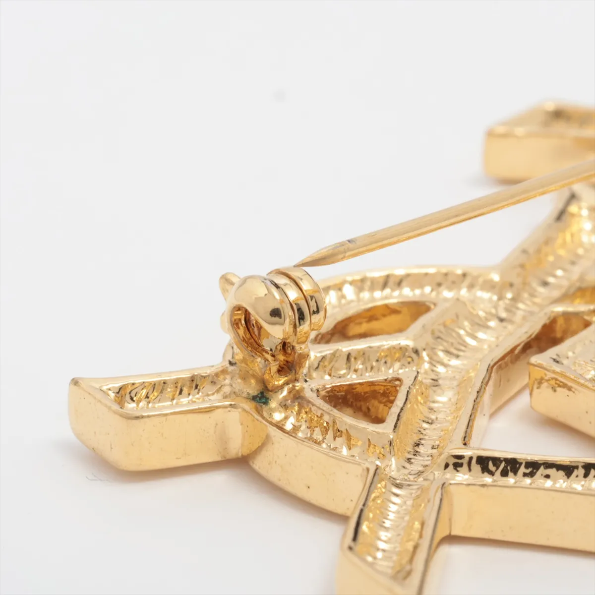 Logo Brooch GP Gold — view 3