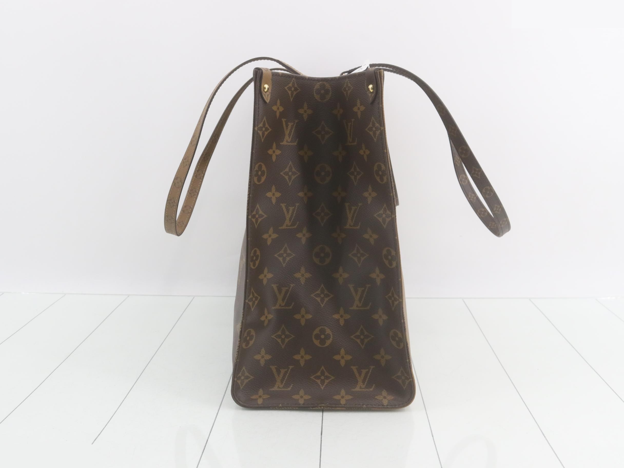 Monogram Giant Reverse OnTheGo GM 2-Way Tote Bag — view 3
