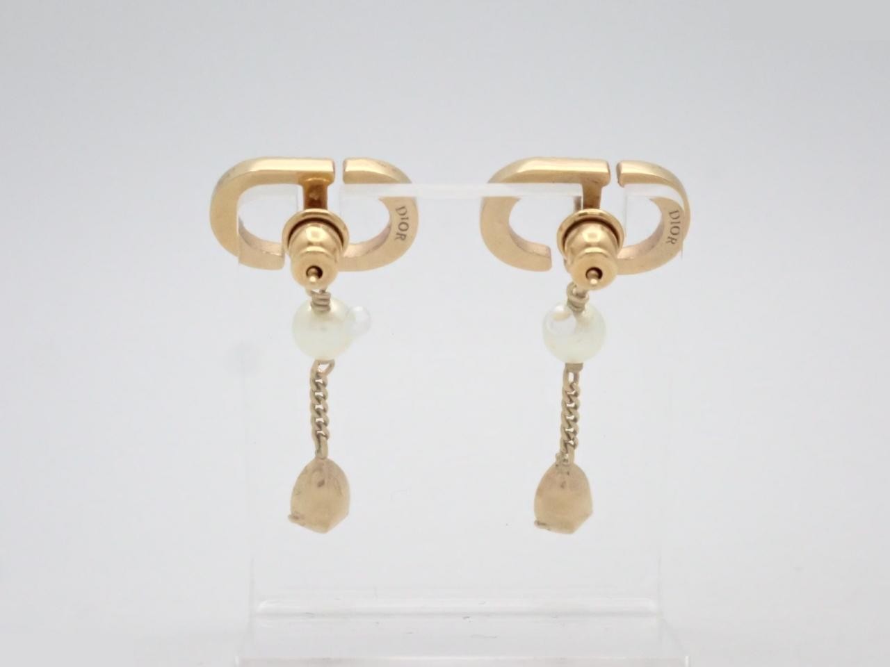 Gold earrings — view 2