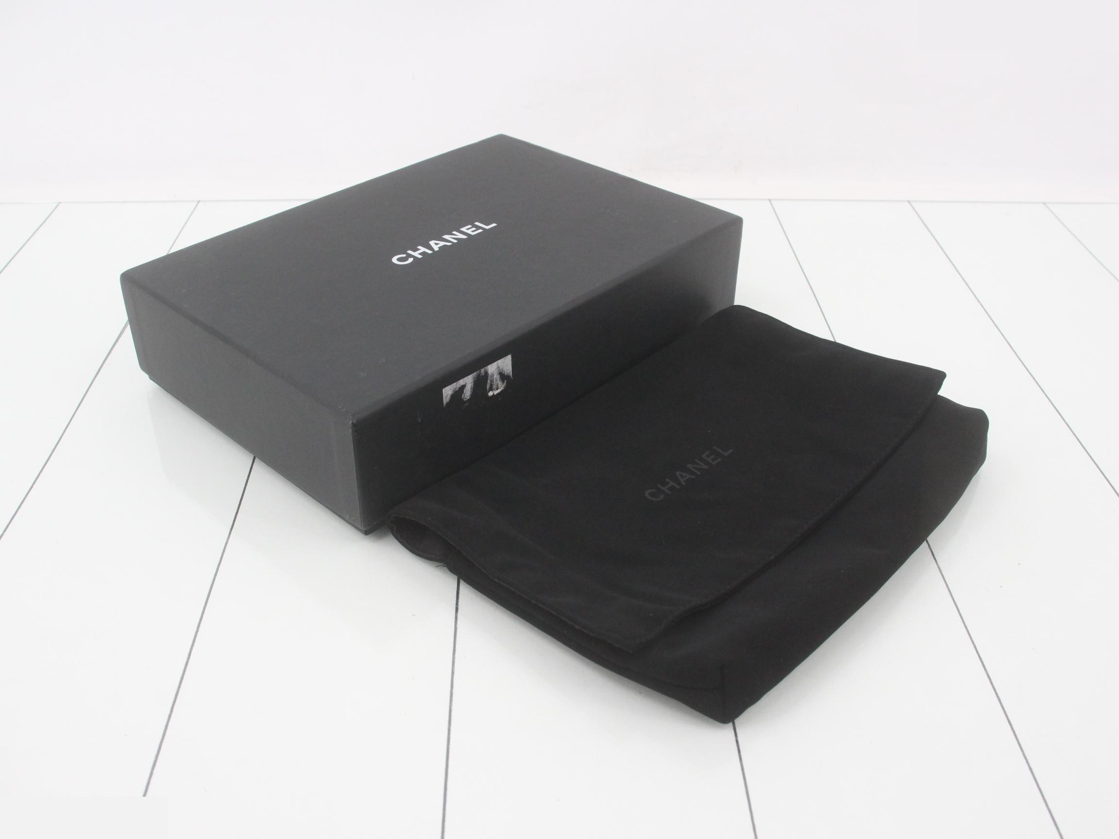 Trendy CC Matelassé Lambskin Chain Wallet — view 5