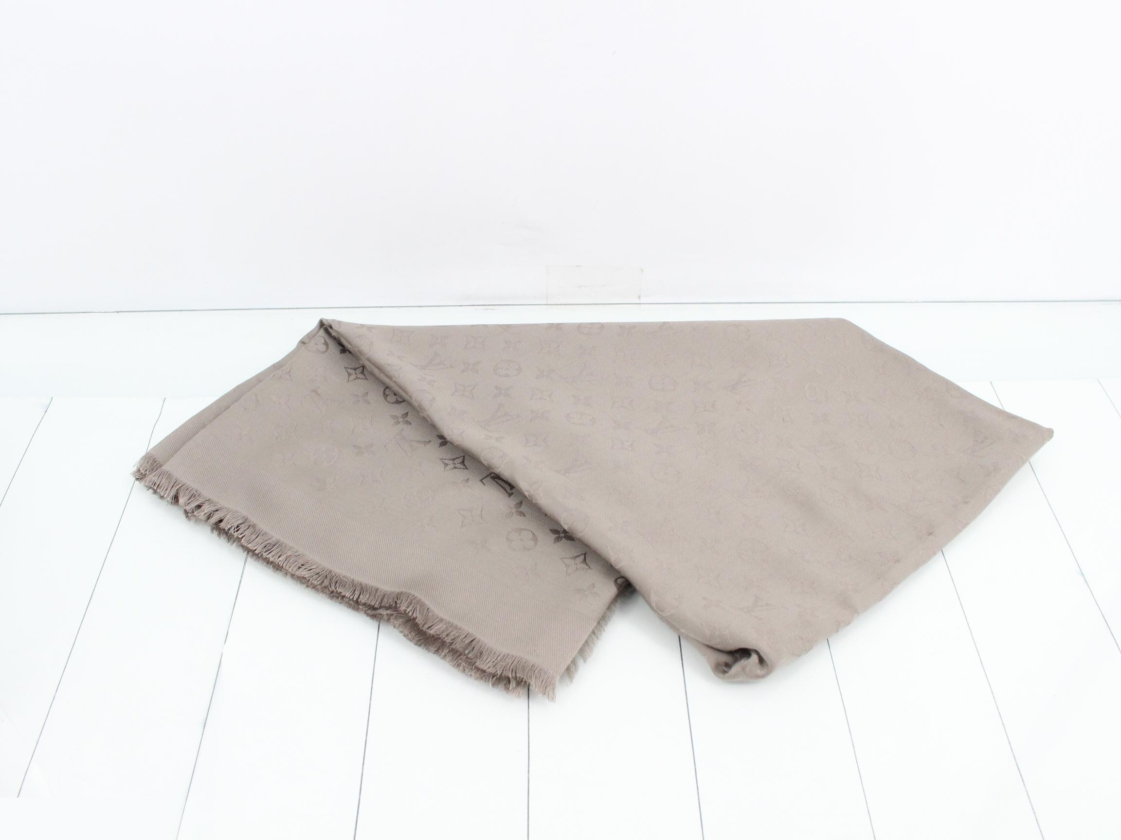 Monogram Shawl Verone — view 2