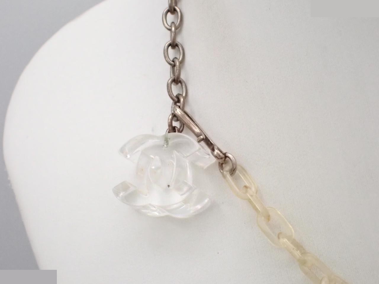Camellia necklace, chain approximately 44cm — view 2