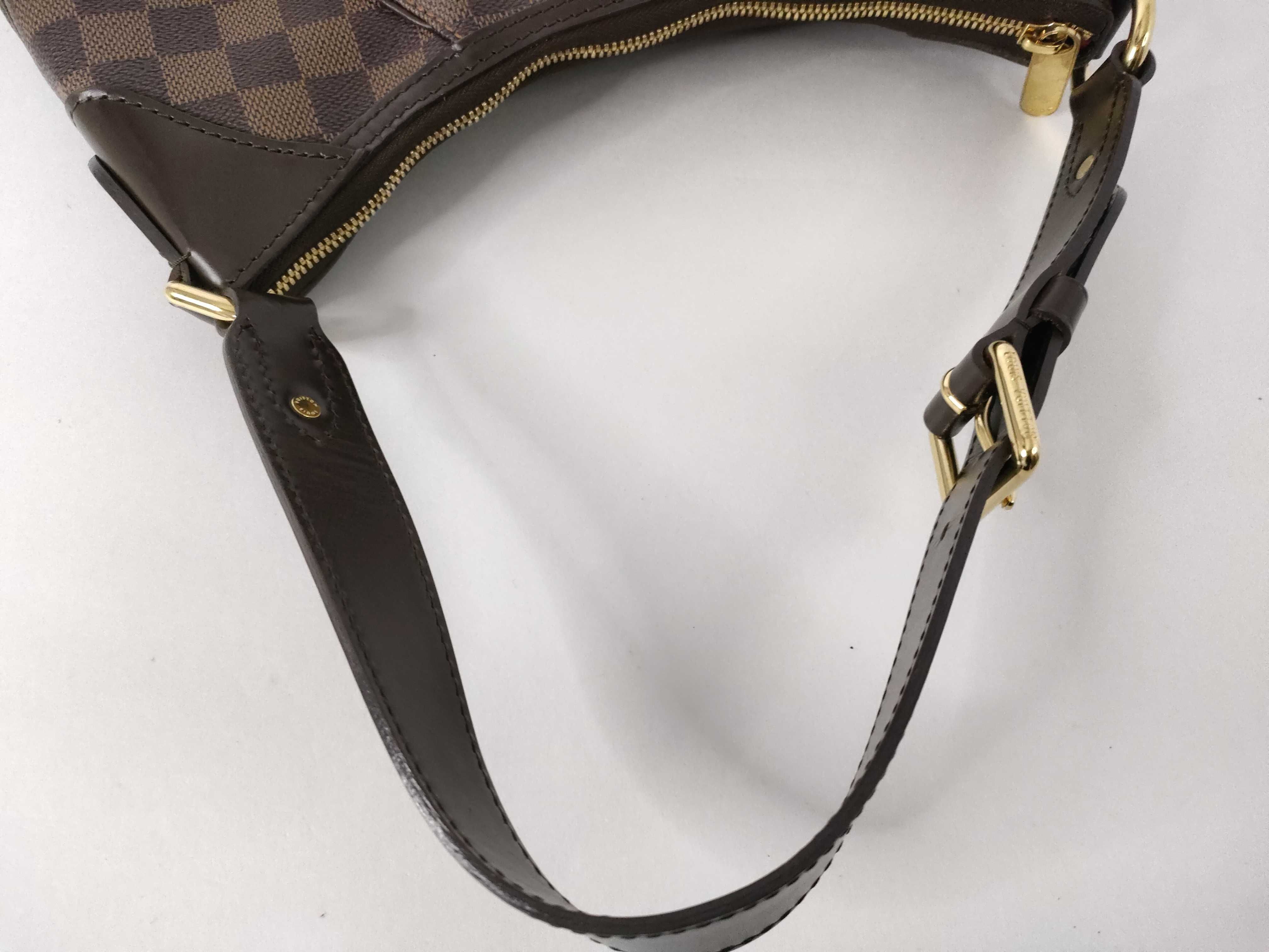 Damier Thames PM Shoulder Bag N48180 AR3059 (VO8571) Shoulder Bag — view 3
