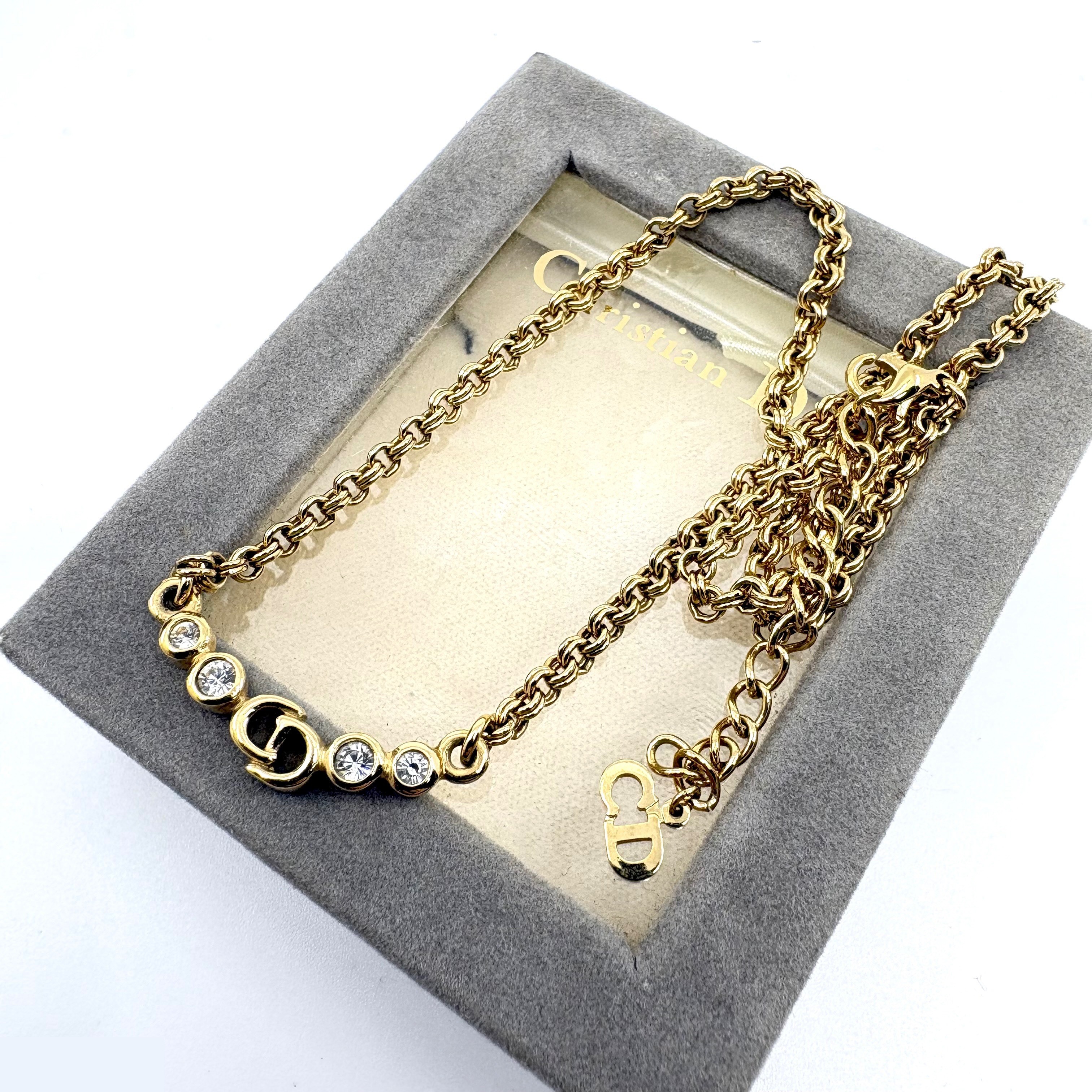 Trotter (precious metal) necklace pendant, chain approximately 42cm — view 2