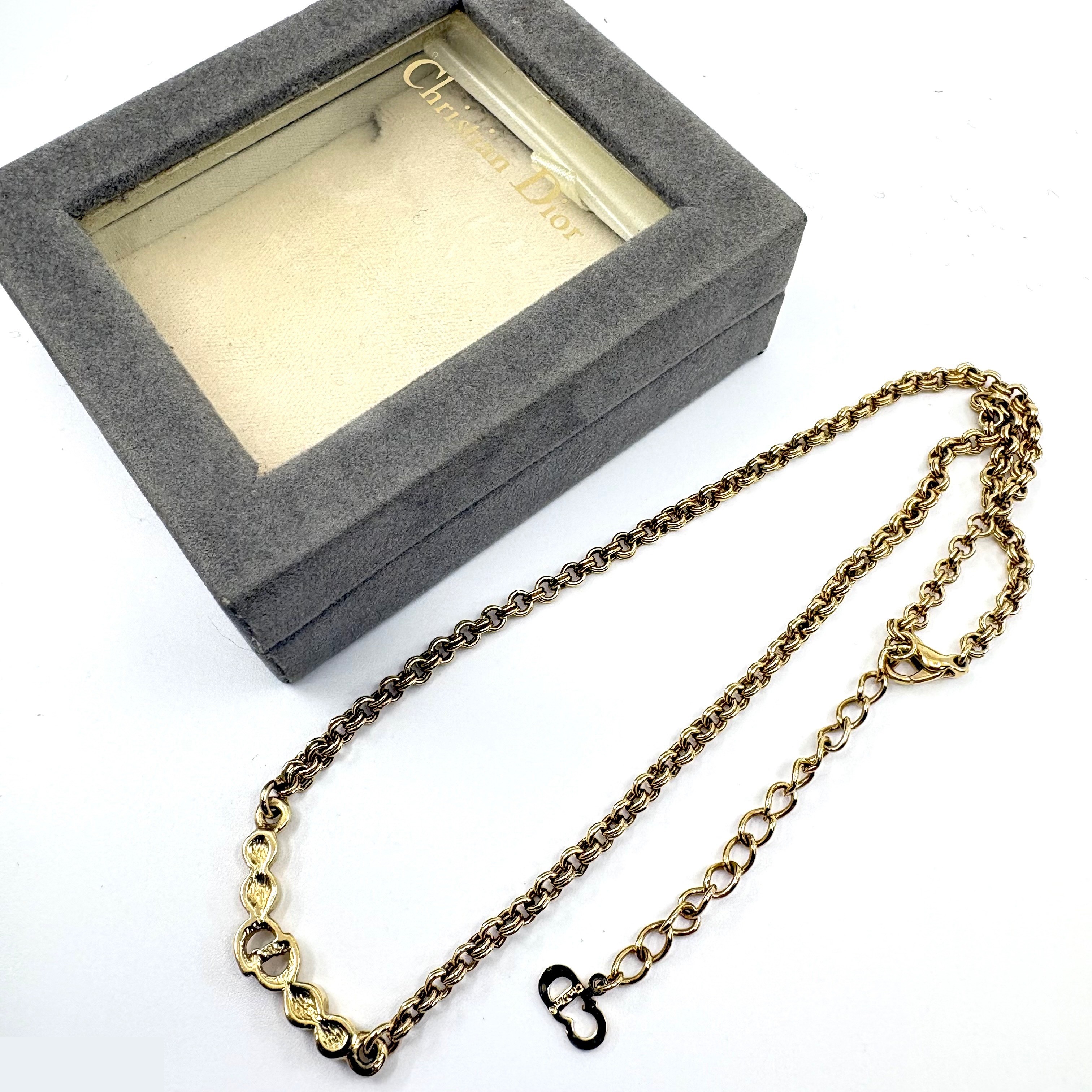 Trotter (precious metal) necklace pendant, chain approximately 42cm — view 3